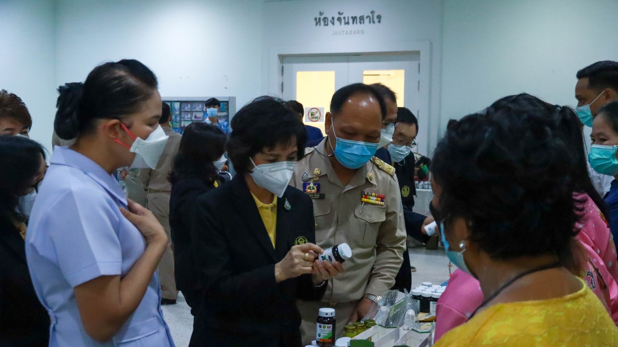 จังหวัดสกลนคร : ต้อนรับคณะอนุกรรมาธิการการลงทุนและเศรษฐกิจฐานราก ในคณะกรรมาธิการการพาณิชย์และการอุตสาหกรรม วุฒิสภา