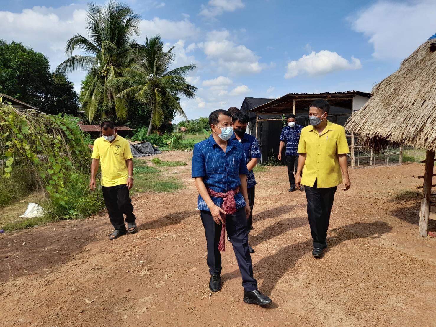 พช.สกลนคร : ดำเนินการคัดสรร หมู่บ้านเศรษฐกิจพอเพียง”อยู่เย็น เป็นสุข” กิจกรรมพัฒนาชุมชนดีเด่น และกิจกรรมเชิดชูเกียรติ “คนกองทุนพัฒนาบทบาทสตรี” ดีเด่น ประจำปี 2565