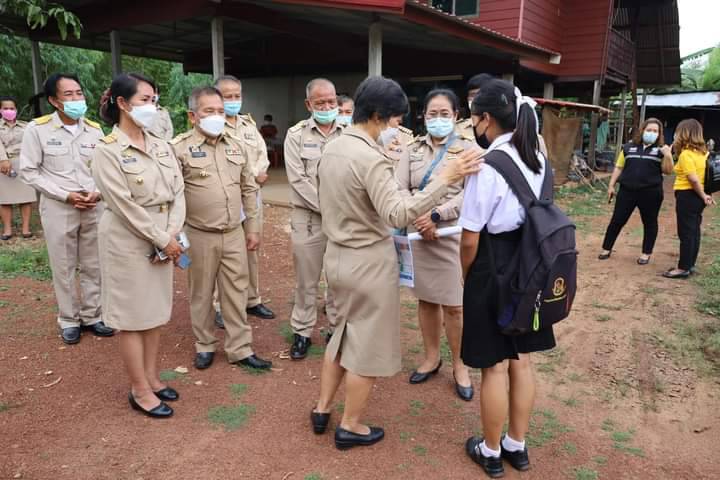 จังหวัดสกลนคร : ขจัดความยากจนและพัฒนาคนทุกช่วงวัยอย่างยั่งยืนตามหลักปรัชญาของเศรษฐกิจพอเพียง ในเขตพื้นที่จังหวัดสกลนคร