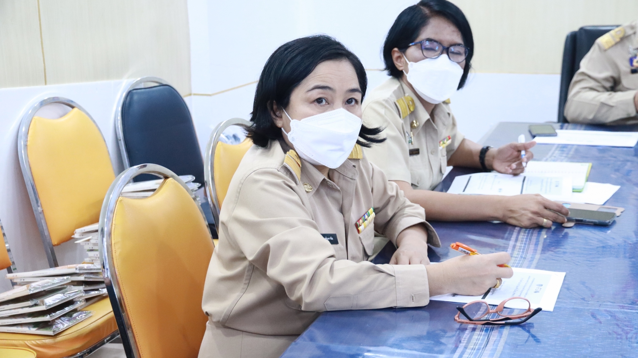 พช.สกลนคร : ร่วมประชุมติดตามการขับเคลื่อนการดำเนินงานขจัดความยากจนและพัฒนาคนทุกช่วงวัยอย่างยั่งยืนตามหลักปรัชญาของเศรษฐกิจพอเพียง
