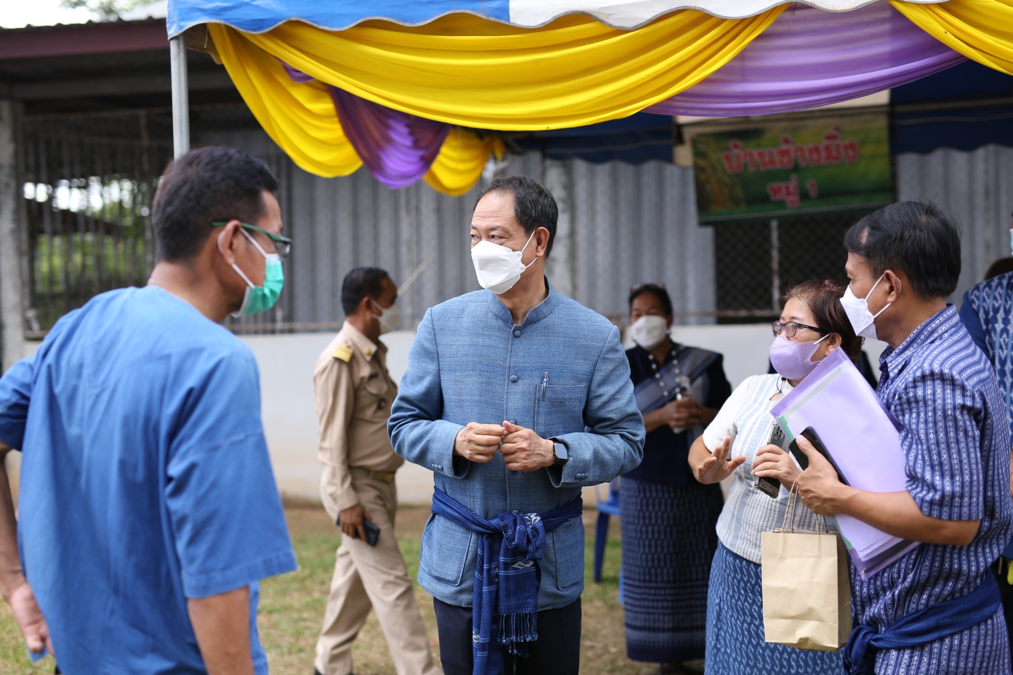จังหวัดสกลนคร : คัดสรรหมู่บ้านเศรษฐกิจพอเพียง ”อยู่เย็น เป็นสุข”และตำบลเข้มแข็งตามหลักปรัชญาของเศรษฐกิจพอเพียงดีเด่น ระดับจังหวัด ประจำปี 2565