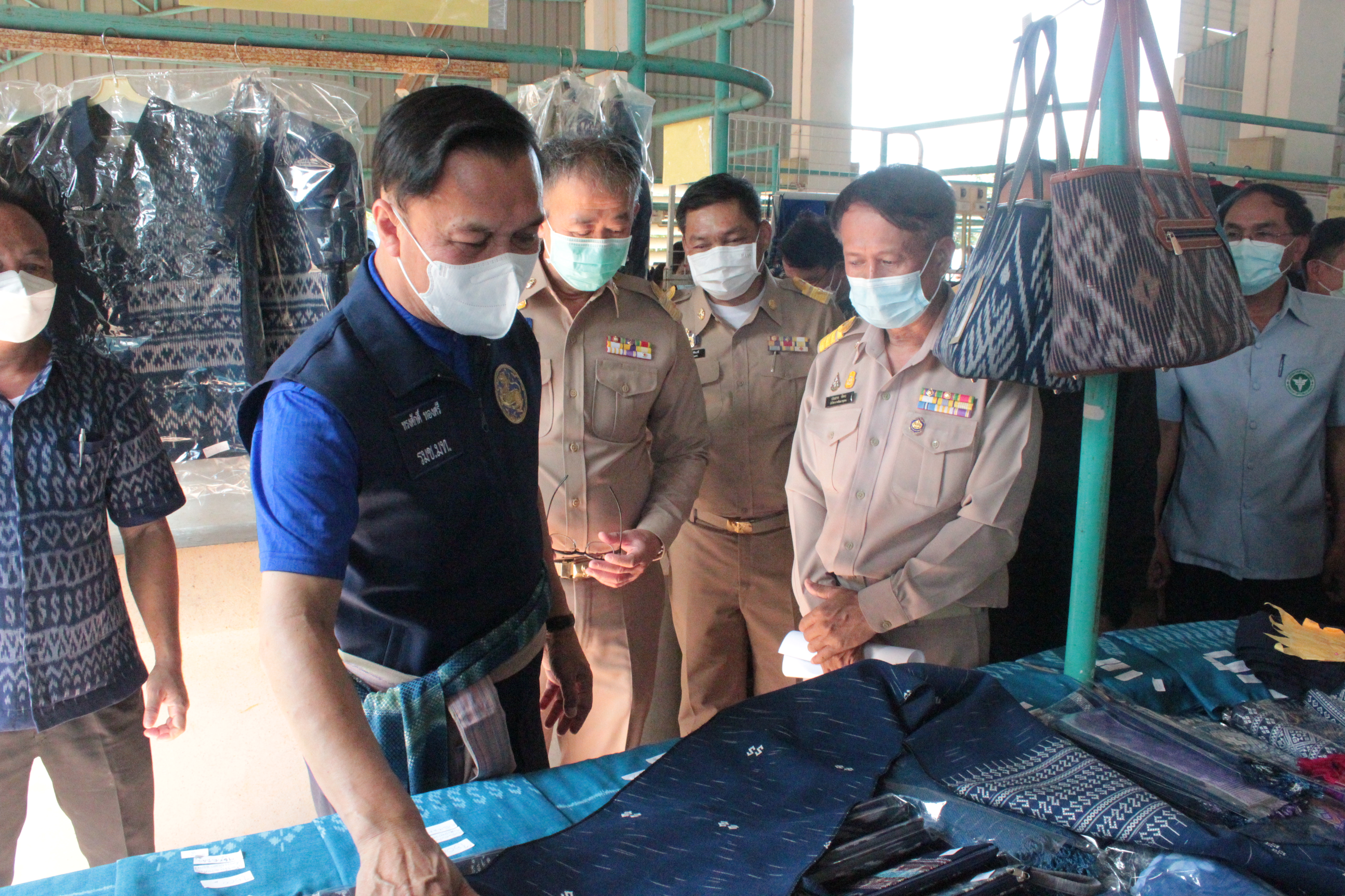 จังหวัดสกลนคร : รับการตรวจเยี่ยมจากรัฐมนตรีช่วยว่าการกระทรวงมหาดไทย (ดร.ทรงศักดิ์ ทองศรี) ตรวจราชการด้านงานพัฒนาชุมชน