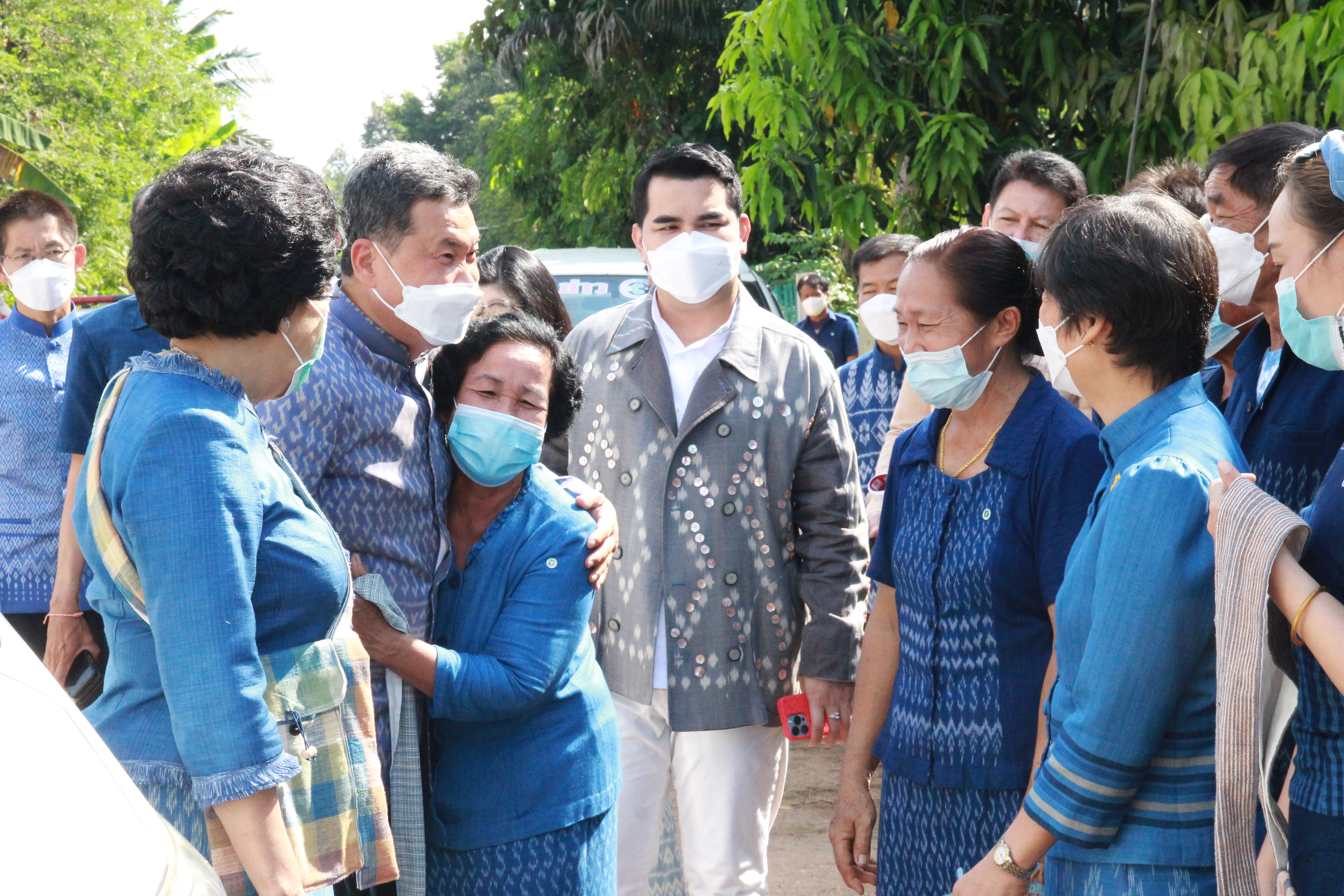 จังหวัดสกลนคร : กระทรวงมหาดไทย ขับเคลื่อนโครงการ “ผ้าไทยใส่ให้สนุก” ตามแนวพระดำริฯ  ณ วิชชาลัยดอนกอย วิถีแห่งการพัฒนาที่ยั่งยืน