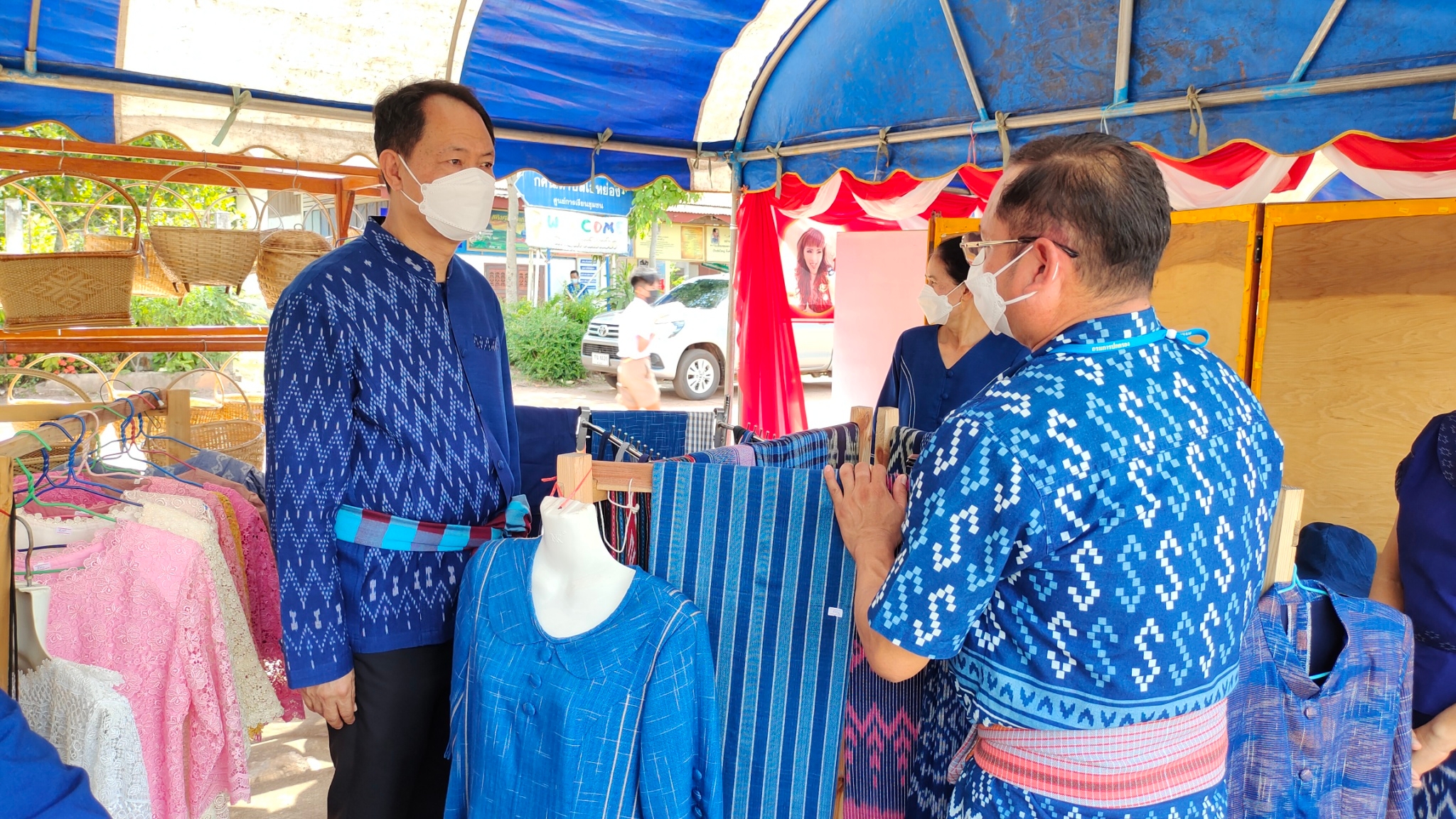 จังหวัดสกลนคร : คัดสรรหมู่บ้านเศรษฐกิจพอเพียง ”อยู่เย็น เป็นสุข”และตำบลเข้มแข็งตามหลักปรัชญาของเศรษฐกิจพอเพียงดีเด่น ระดับจังหวัด ประจำปี 2565