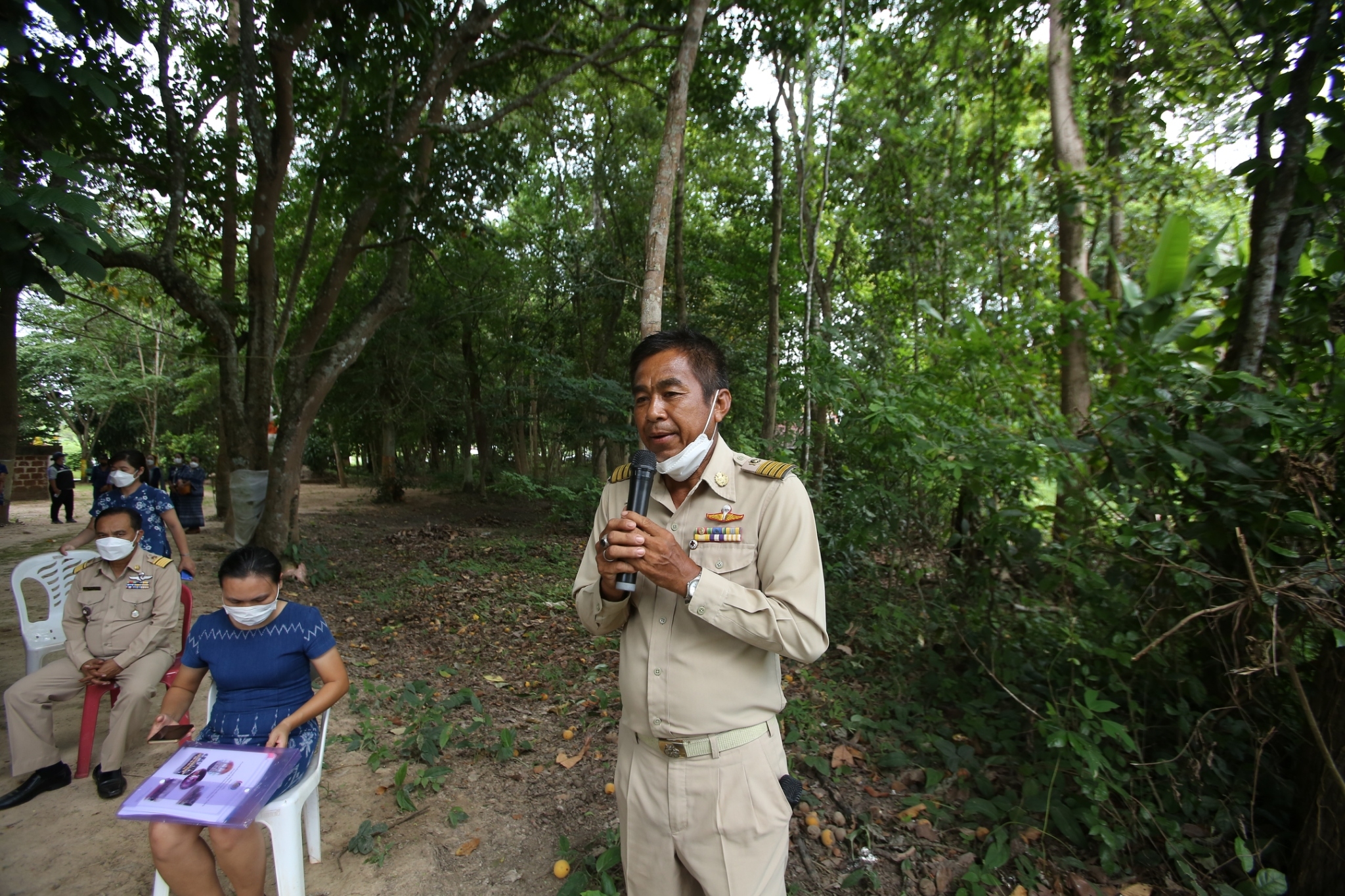 จังหวัดสกลนคร : คัดสรรหมู่บ้านเศรษฐกิจพอเพียง ”อยู่เย็น เป็นสุข”และตำบลเข้มแข็งตามหลักปรัชญาของเศรษฐกิจพอเพียงดีเด่น ระดับจังหวัด ประจำปี 2565