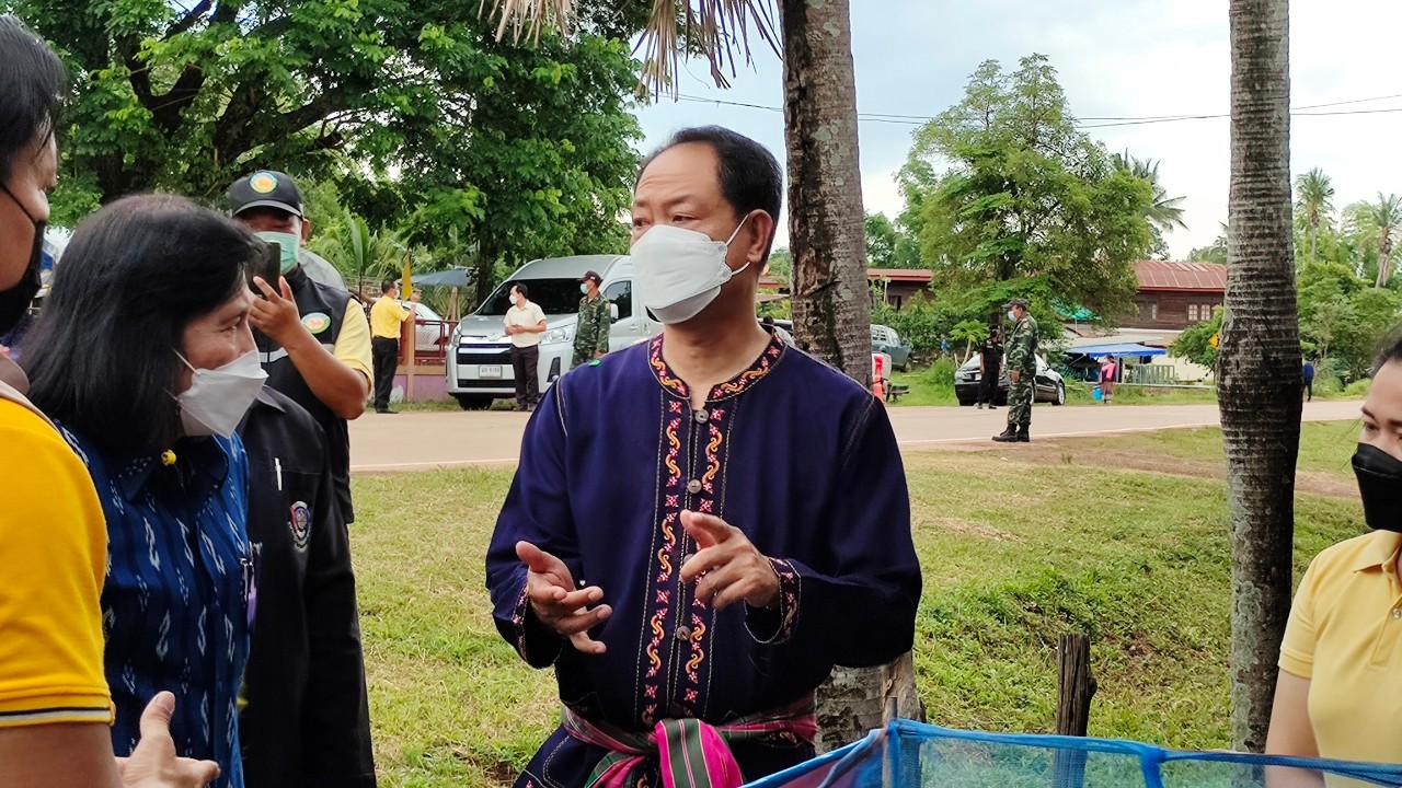 จังหวัดสกลนคร : คัดสรรหมู่บ้านเศรษฐกิจพอเพียง ”อยู่เย็น เป็นสุข”และตำบลเข้มแข็งตามหลักปรัชญาของเศรษฐกิจพอเพียงดีเด่น ระดับจังหวัด ประจำปี 2565