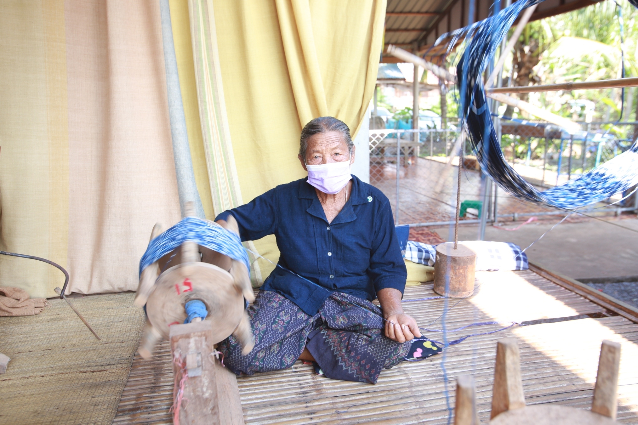 จังหวัดสกลนคร : กระทรวงมหาดไทย ขับเคลื่อนโครงการ “ผ้าไทยใส่ให้สนุก” ตามแนวพระดำริฯ  ณ วิชชาลัยดอนกอย วิถีแห่งการพัฒนาที่ยั่งยืน