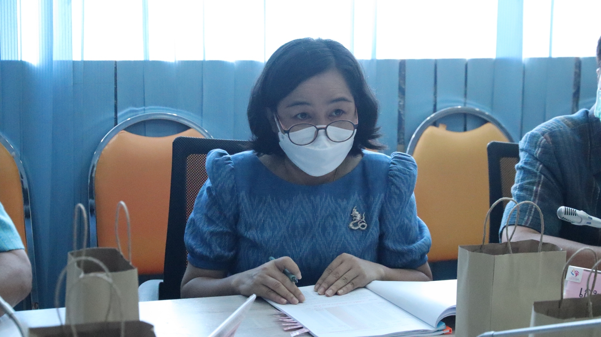 จังหวัดสกลนคร : จัดประชุมคณะอนุกรรมการบริหารกองทุนพัฒนาบทบาทสตรีจังหวัดสกลนคร