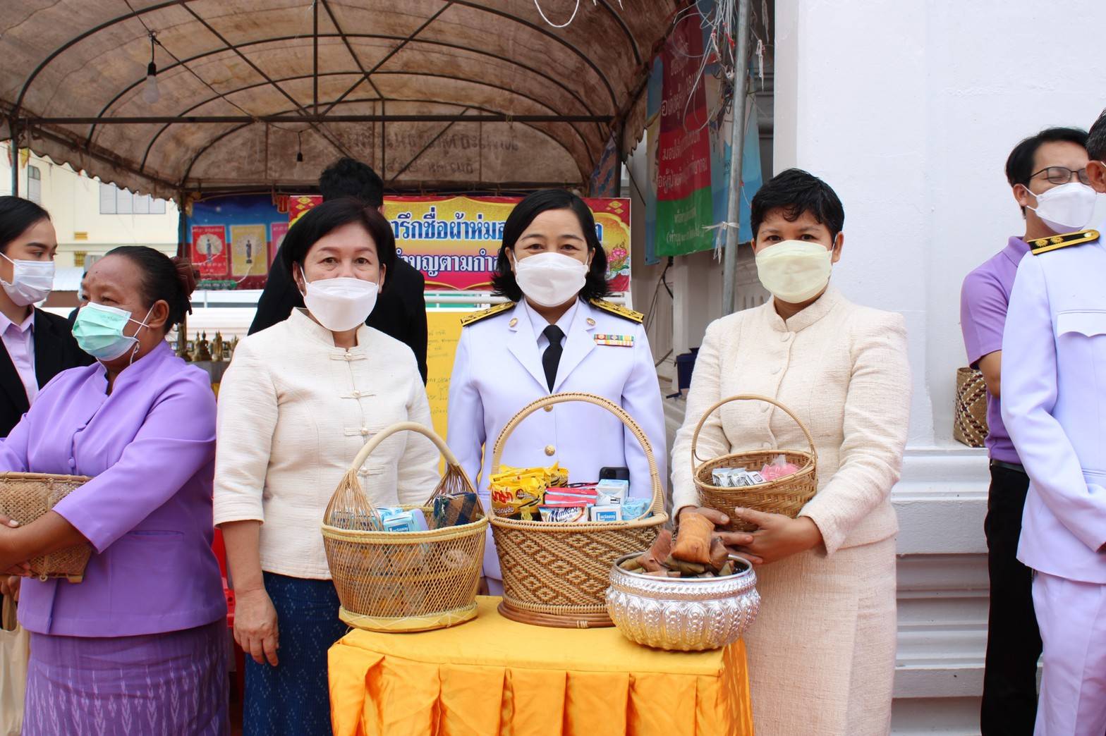พช.สกลนคร : ร่วมพิธีทำบุญตักบาตรถวายพระราชกุศล เนื่องในโอกาสวันเฉลิมพระชนมพรรษาสมเด็จพระนางเจ้าสุทิดา พัชรสุธาพิมลลักษณ พระบรมราชินี