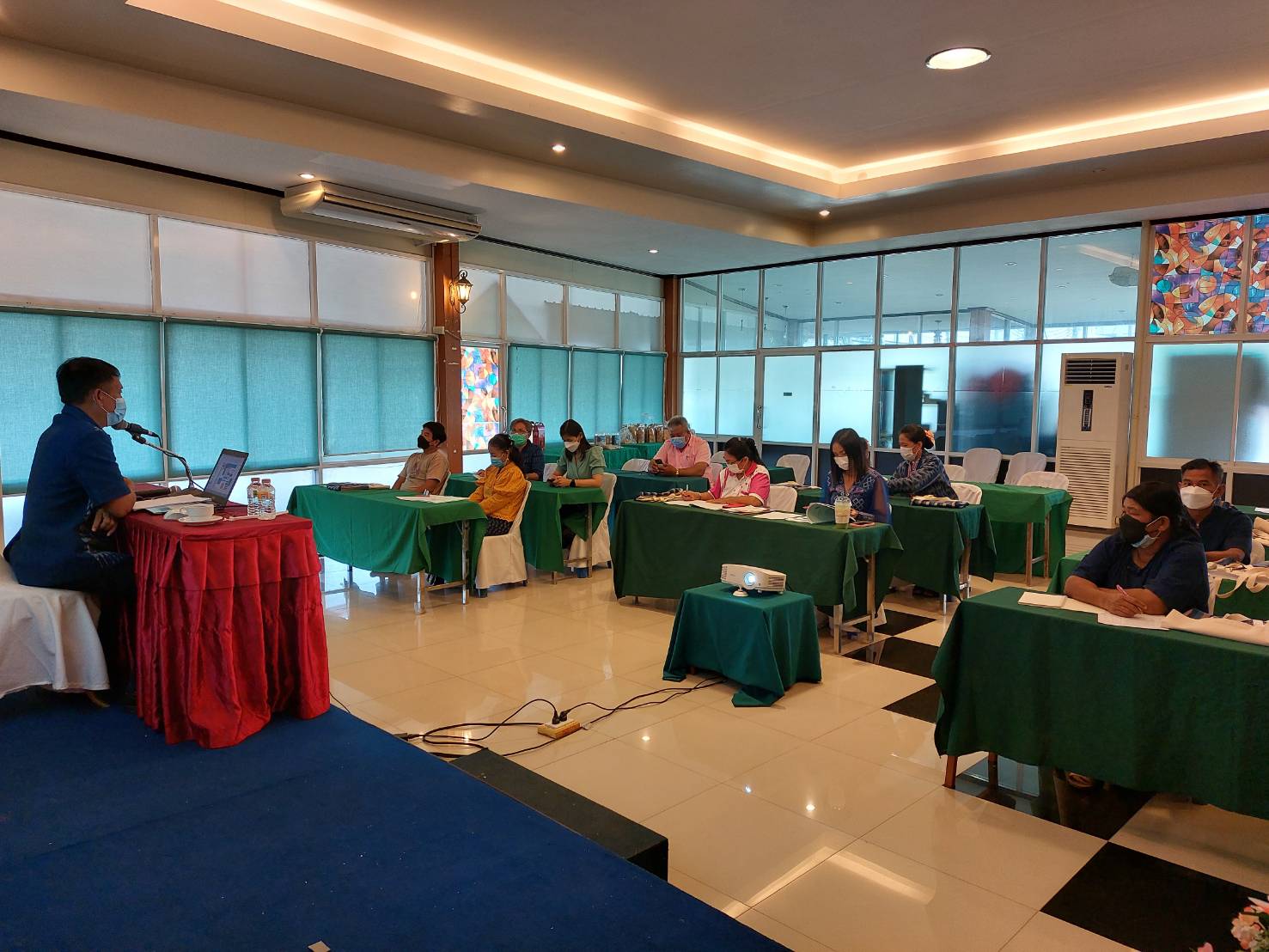 พช.สกลนคร : ประชุมเชิงปฏิบัติการส่งเสริมการสร้างรายได้จากกิจการอาหารปลอดภัยระดับจังหวัด