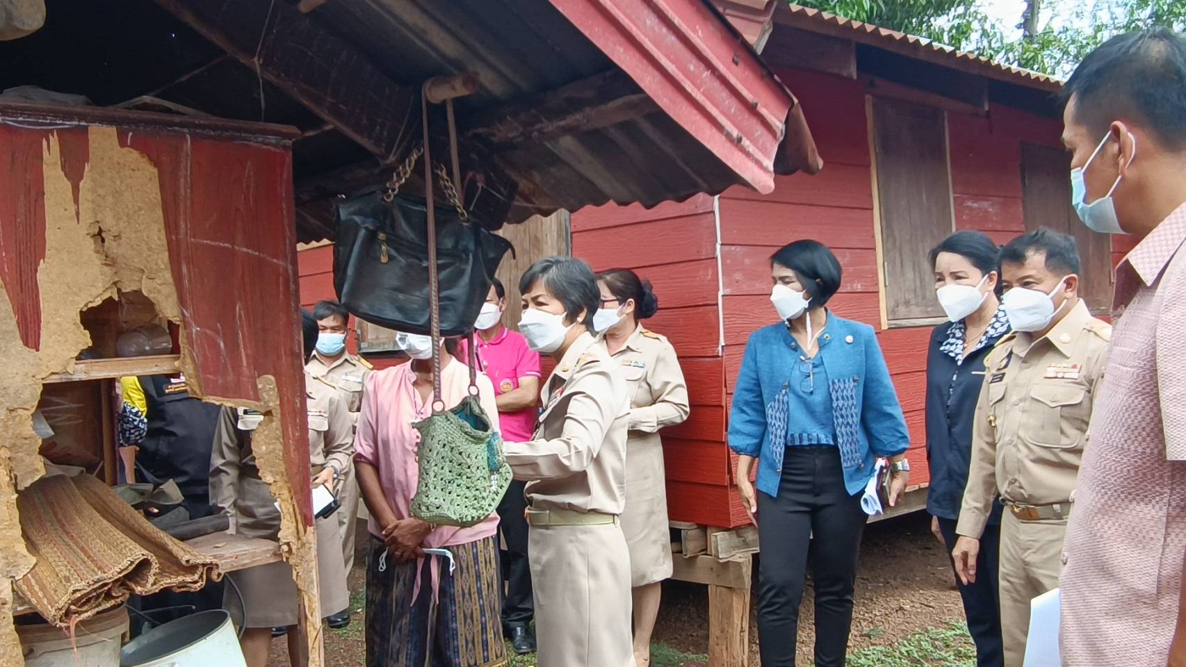 จังหวัดสกลนคร : ร่วมขจัดความยากจนและพัฒนาคนทุกช่วงวัยอย่างยั่งยืนตามหลักปรัชญาของเศรษฐกิจพอเพียง ในเขตพื้นที่จังหวัดสกลนคร