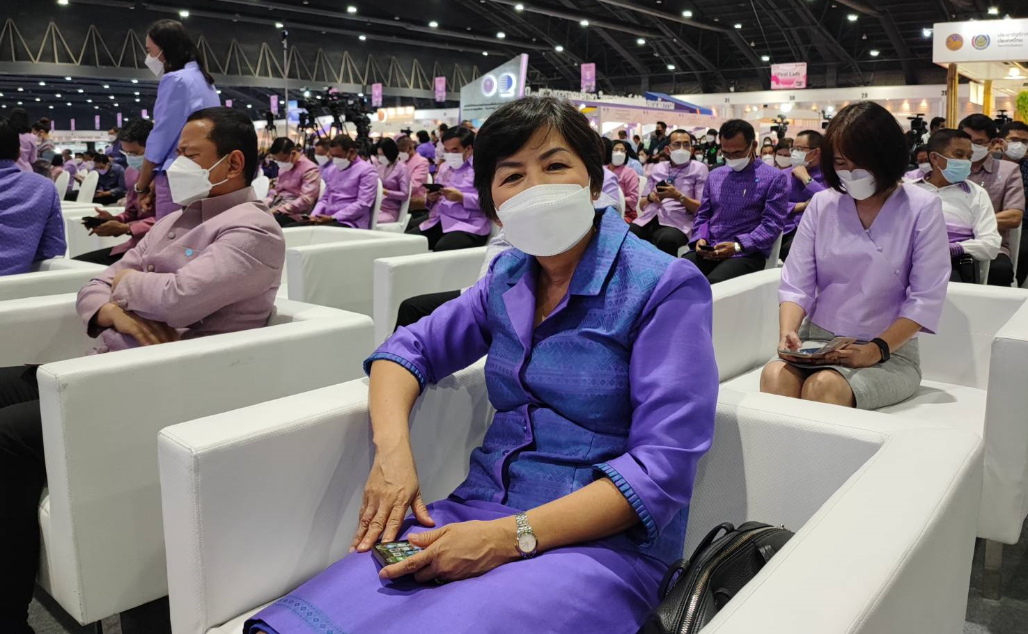 จังหวัดสกลนคร : ร่วมพิธีเปิดงาน OTOP Midyear  2022