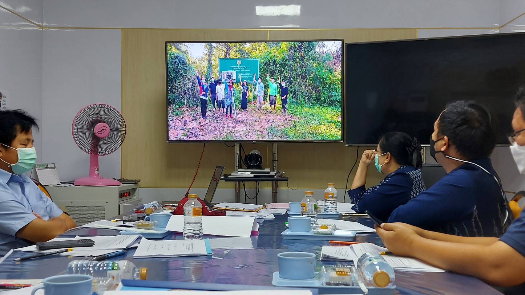 จังหวัดสกลนคร : ประเมินหมู่บ้านต้นแบบในการน้อมนำแนวพระราชดำริไปประยุกต์ใช้ ตามโครงการ 9;10 ปฏิบัติบูชา “สืบสาน รักษา ต่อยอด” เพื่อพัฒนาชุมชน ประจำปี 2565