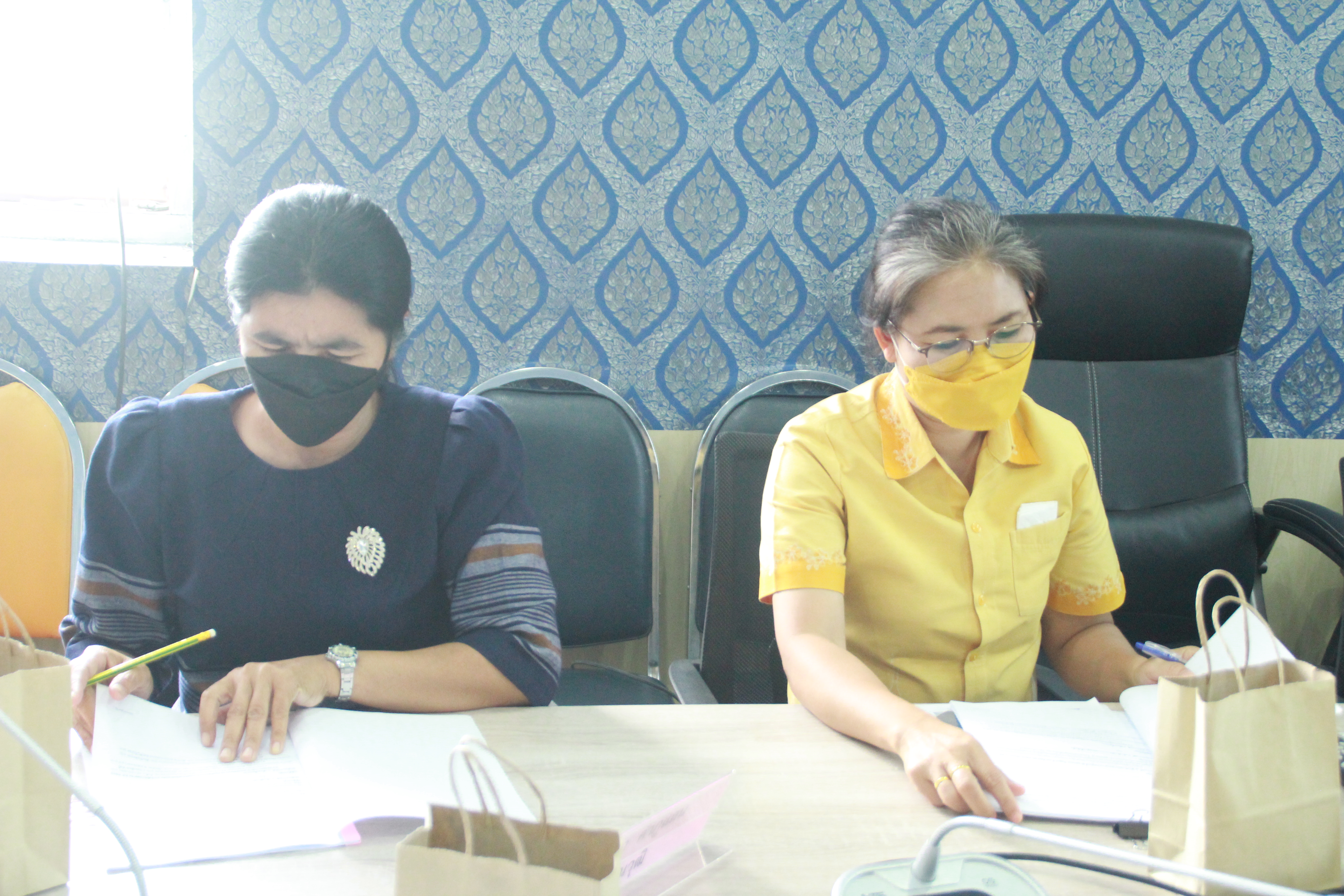 จังหวัดสกลนคร : ประชุมคณะอนุกรรมการบริหารกองทุนพัฒนาบทบาทสตรีจังหวัดสกลนคร