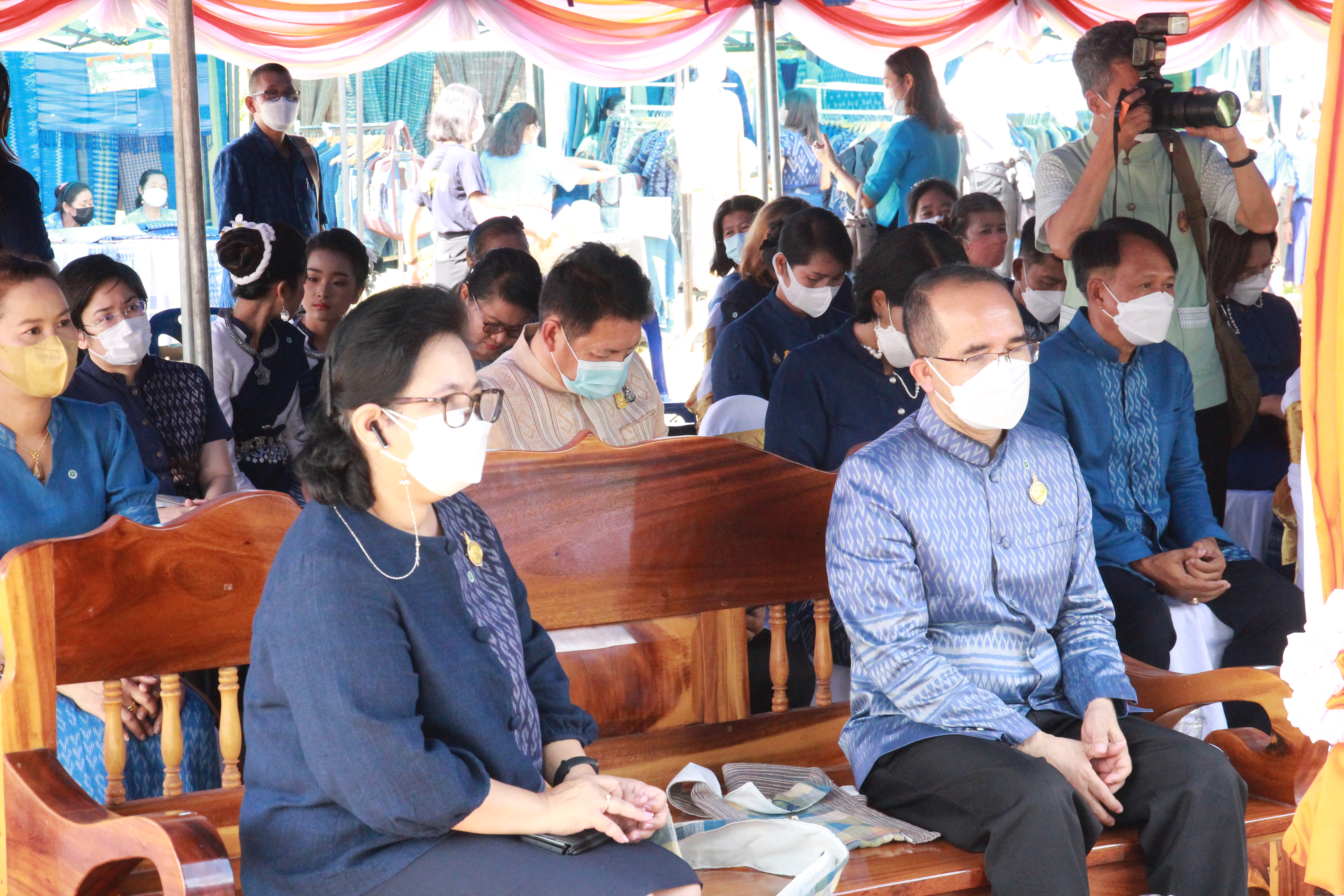 จังหวัดสกลนคร : กระทรวงมหาดไทย ขับเคลื่อนโครงการ “ผ้าไทยใส่ให้สนุก” ตามแนวพระดำริฯ  ณ วิชชาลัยดอนกอย วิถีแห่งการพัฒนาที่ยั่งยืน