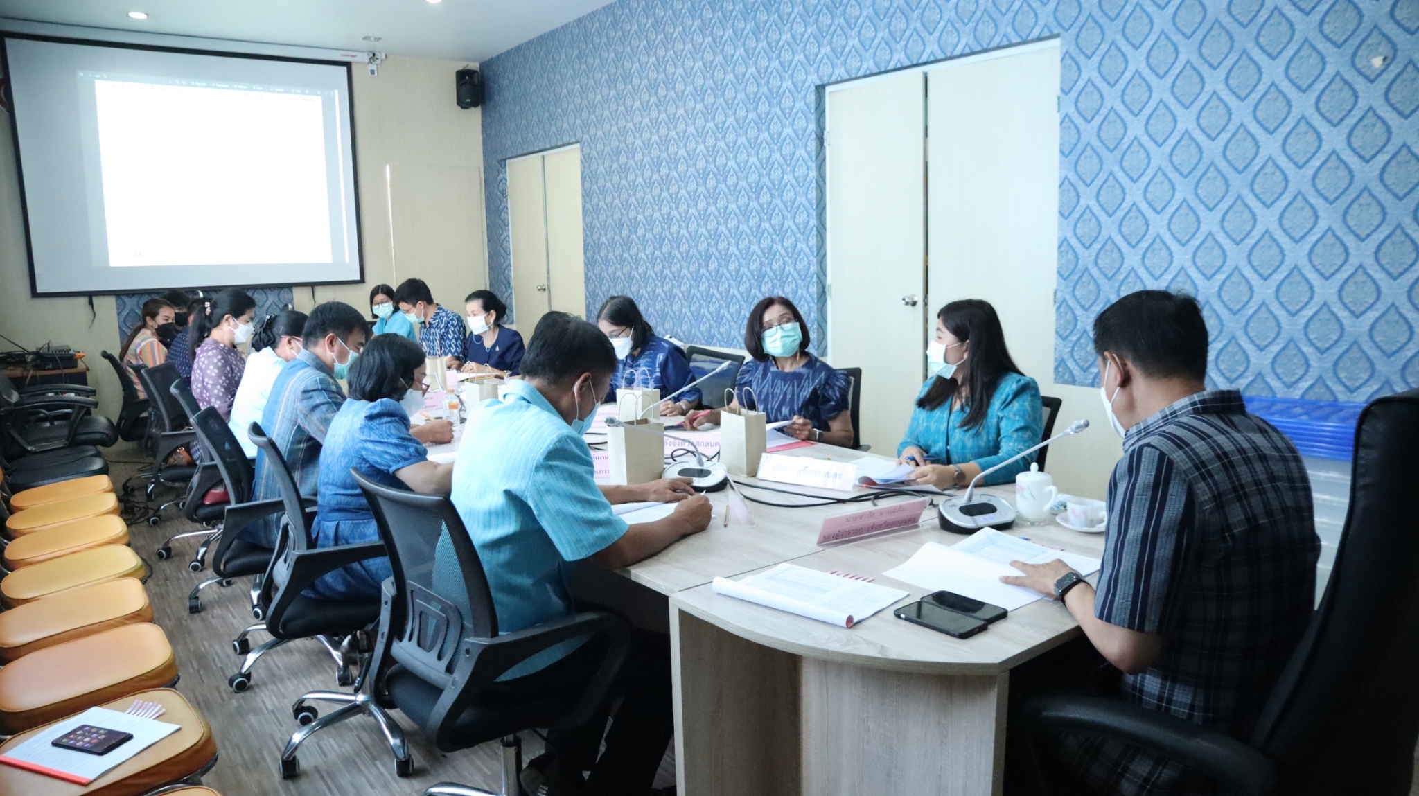 จังหวัดสกลนคร : จัดประชุมคณะอนุกรรมการบริหารกองทุนพัฒนาบทบาทสตรีจังหวัดสกลนคร