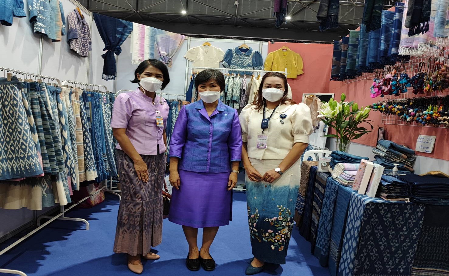 จังหวัดสกลนคร : ร่วมพิธีเปิดงาน OTOP Midyear  2022