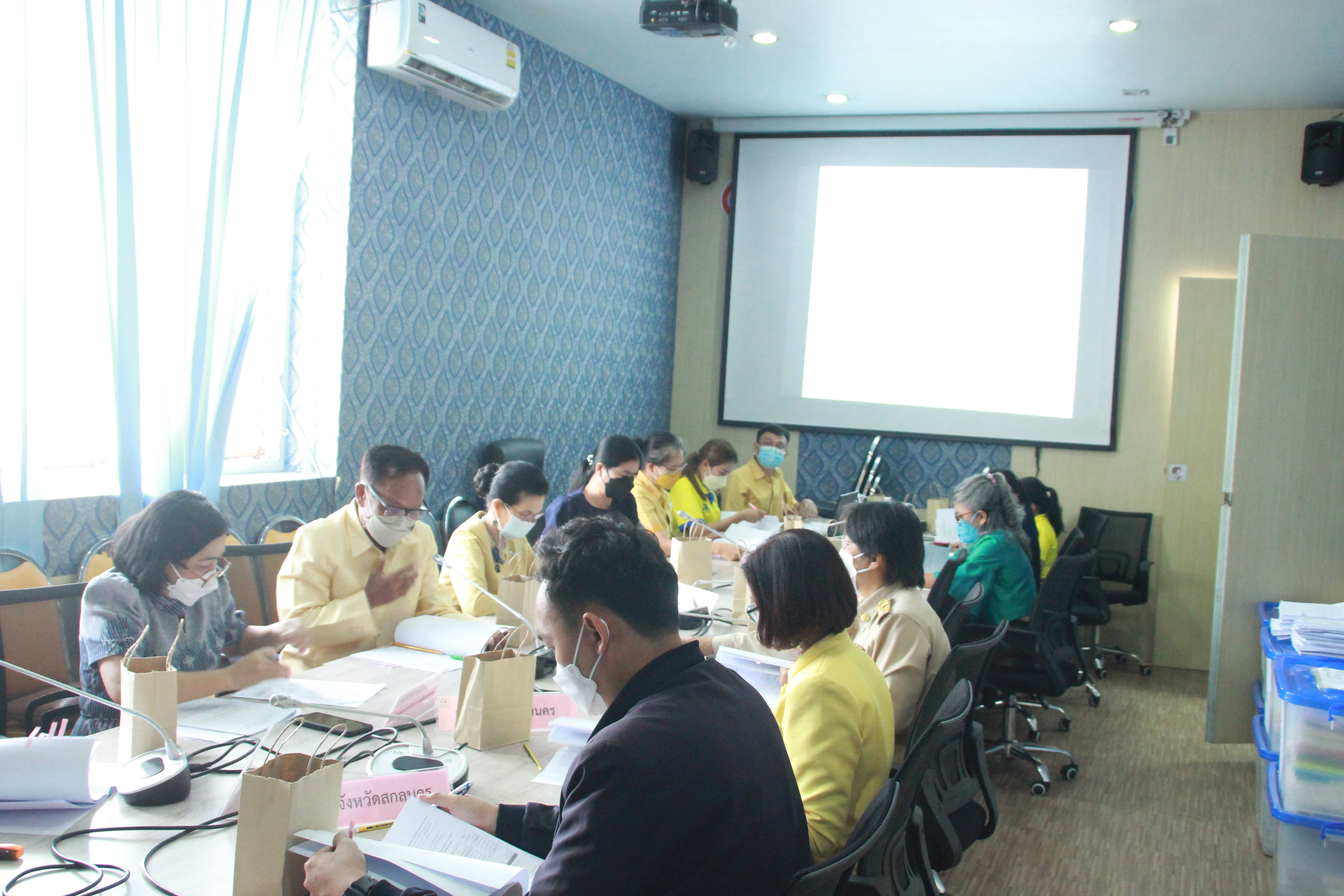 จังหวัดสกลนคร : ประชุมคณะอนุกรรมการบริหารกองทุนพัฒนาบทบาทสตรีจังหวัดสกลนคร