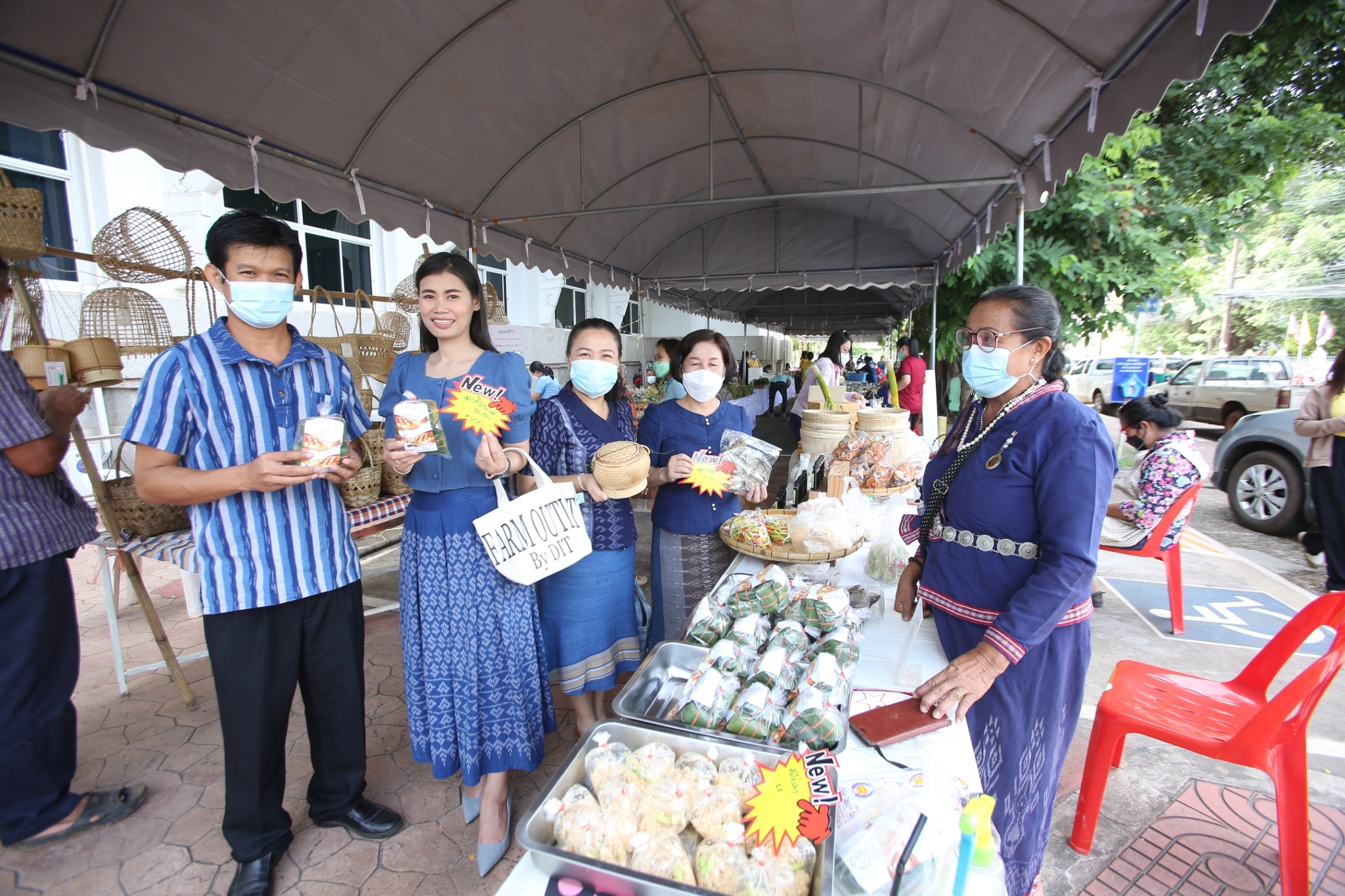 จังหวัดสกลนคร : จัด “มหกรรมอาหารปลอดภัย ไทสกล” เชื่อมโยงช่องทางการตลาดในการสร้างรายได้จากกิจการอาหารปลอดภัย