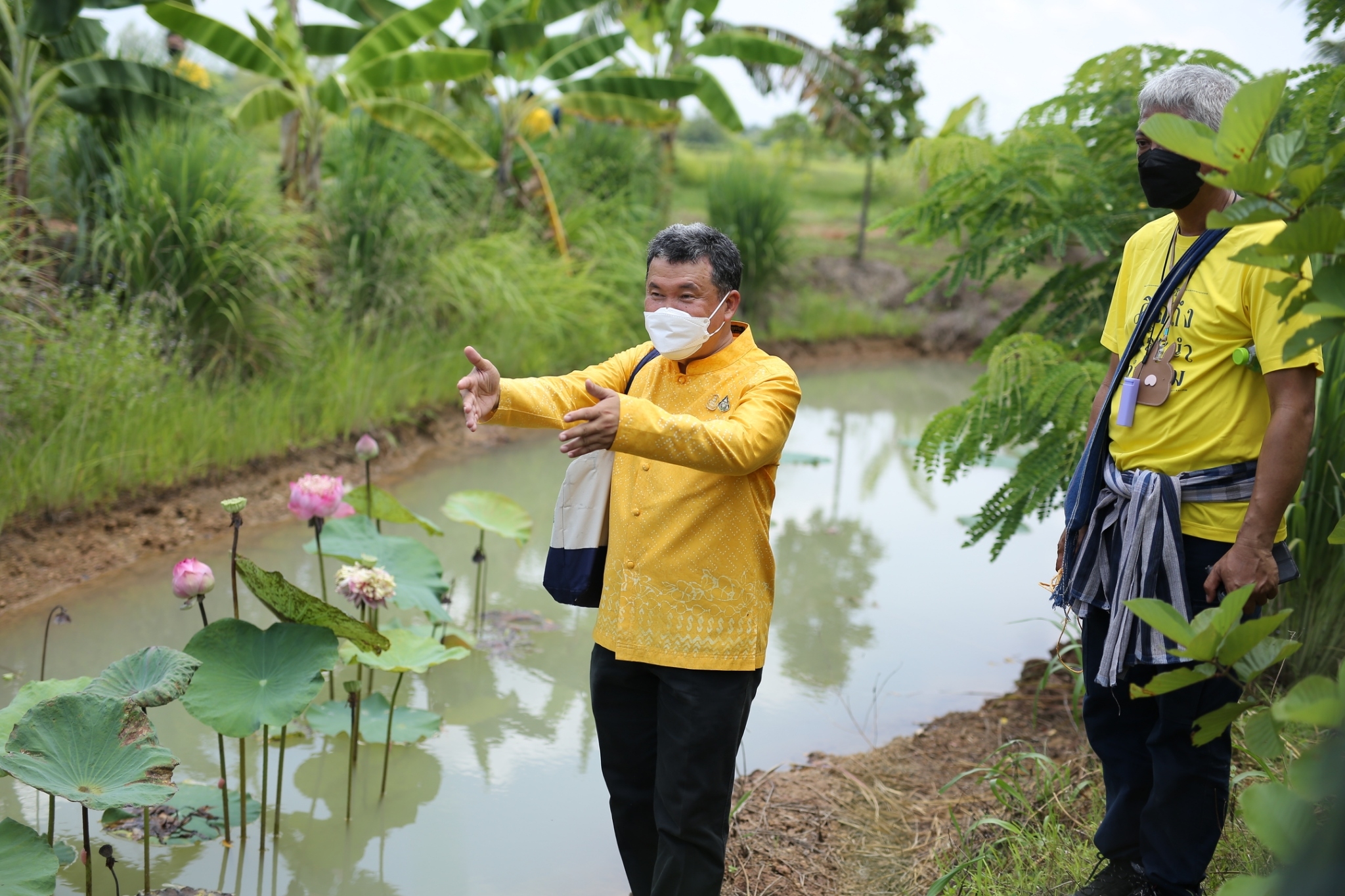 ปลัดกระทรวงมหาดไทย :ร่วมกิจกรรมเอามื้อสามัคคีเพื่อเฉลิมพระเกียรติพระบาทสมเด็จพระเจ้าอยู่หัว เนื่องในโอกาสวันเฉลิมพระชนมพรรษา 28 กรกฎาคม 2565  ณ จังหวัดสกลนคร