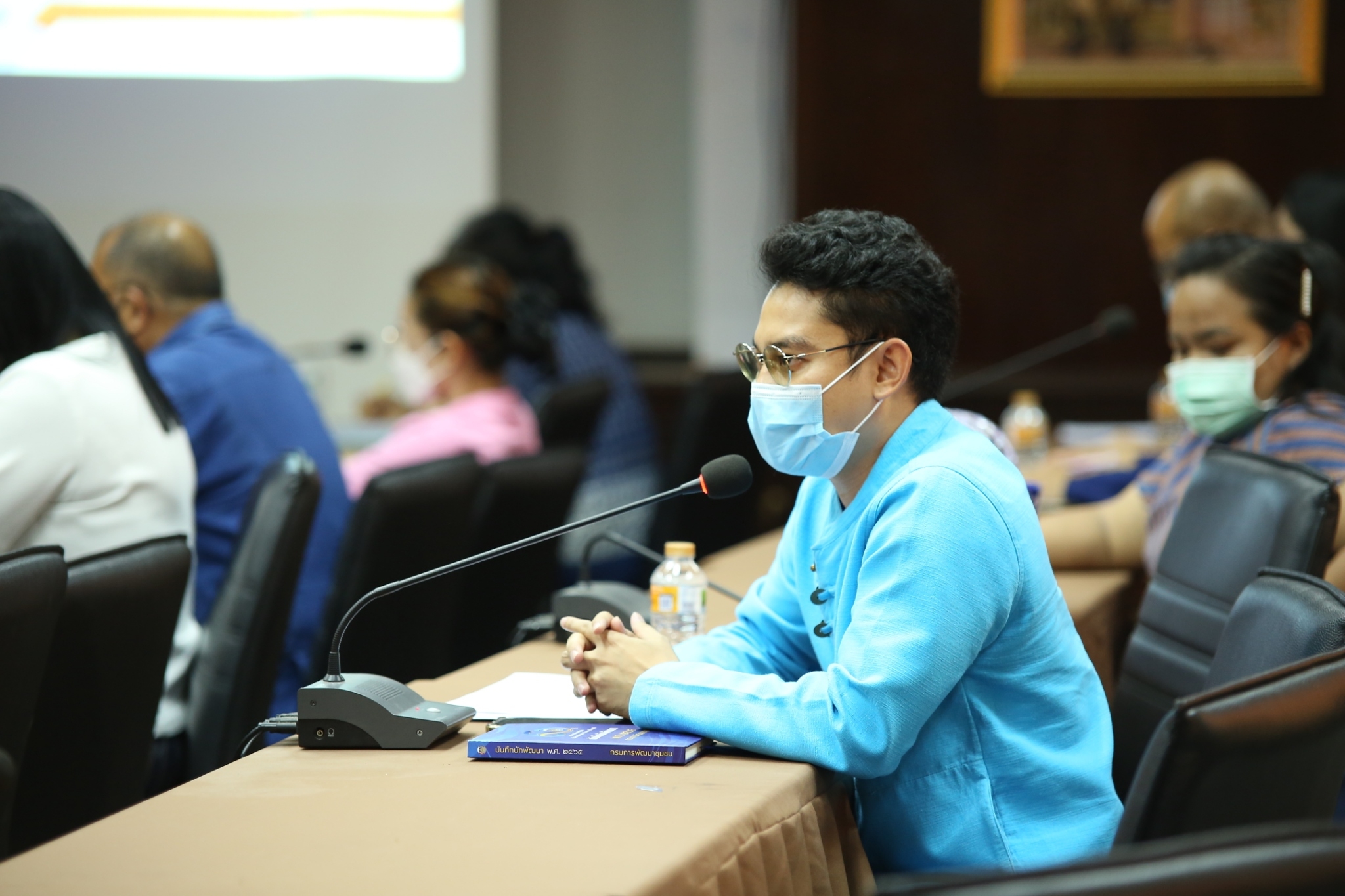 พช.สกลนคร : จัดประชุมเพื่อขับเคลื่อนงานนโยบายและแนวทางการพัฒนา กองทุนชุมชน ประจำปี 2565