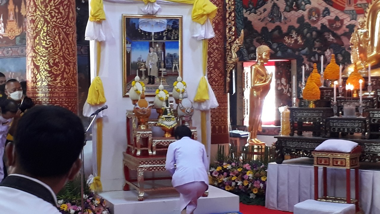 จังหวัดสกลนคร : จัดพิธีเจริญพระพุทธมนต์เฉลิมพระเกียรติพระบาทสมเด็จพระเจ้าอยู่หัว เนื่องในโอกาสวันเฉลิมพระชนมพรรษา 28 กรกฎาคม 2565 และเฉลิมพระเกียรติสมเด็จพระนางเจ้าสิริกิติ์ พระบรมราชินีนาถ พระบรมราชชนนีพันปีหลวง เนื่องในโอกาสมหามงคลเฉลิมพระชนมพรรษา 90 พรรษา 12 สิงหาคม 2565