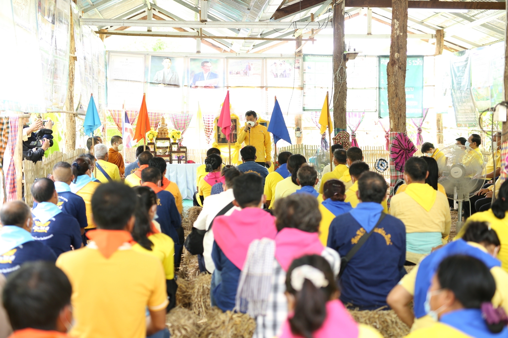 ปลัดกระทรวงมหาดไทย :ร่วมกิจกรรมเอามื้อสามัคคีเพื่อเฉลิมพระเกียรติพระบาทสมเด็จพระเจ้าอยู่หัว เนื่องในโอกาสวันเฉลิมพระชนมพรรษา 28 กรกฎาคม 2565  ณ จังหวัดสกลนคร