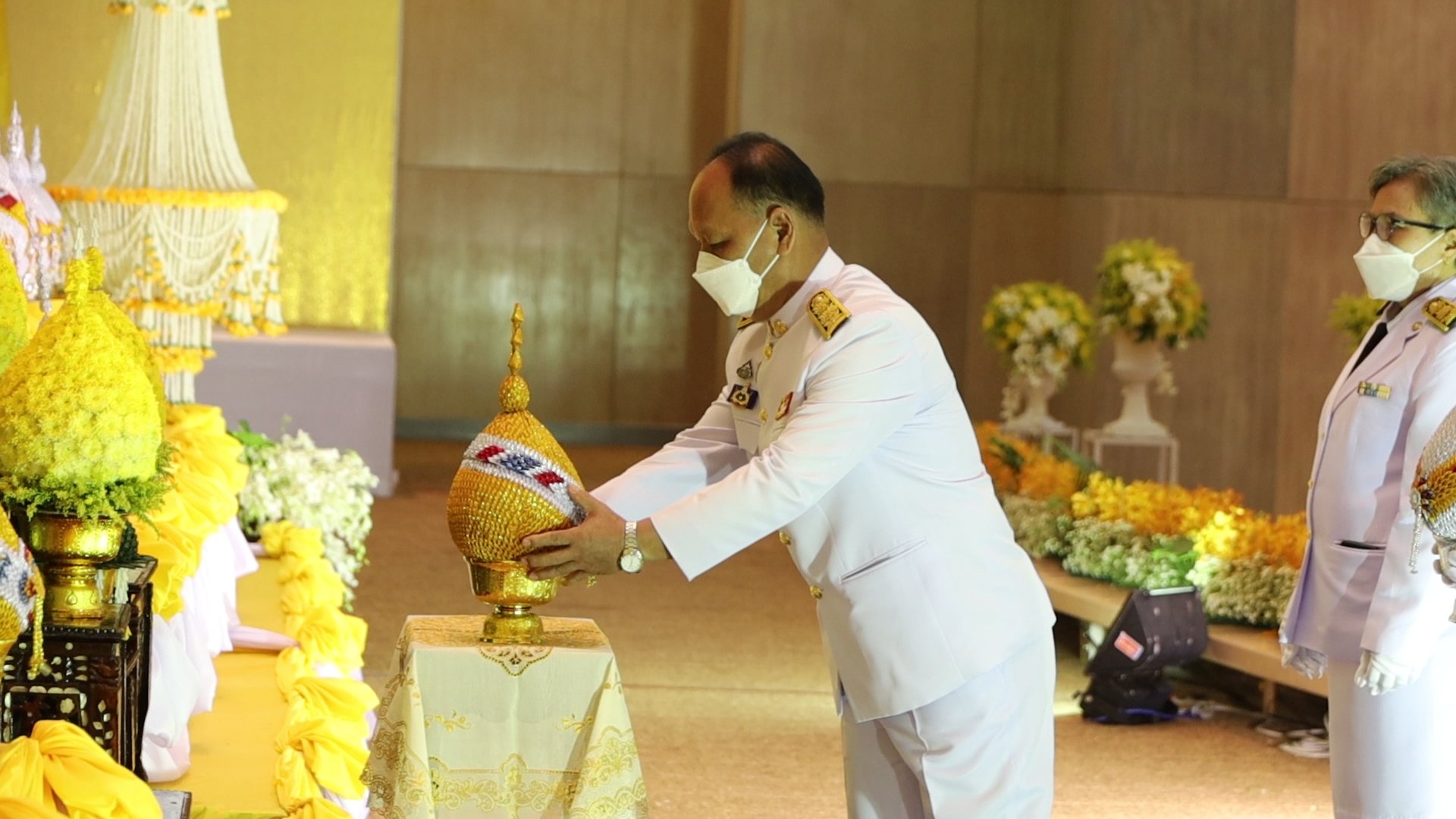 จังหวัดสกลนคร : จัดพิธีถวายสัตย์ปฏิญาณเพื่อเป็ข้าราชการ ที่ดีและพลังของแผ่นดิน ถวายเครื่องราชสักการะ และพีธีจุดเทียนชัยถวายพระพรชัยมงคล เนื่องในโอกาสวันเฉลิมพระชนมพรรษาพระบาทสมเด็จพระเจ้าอยู่หัว 28 กรกฎาคม 2565