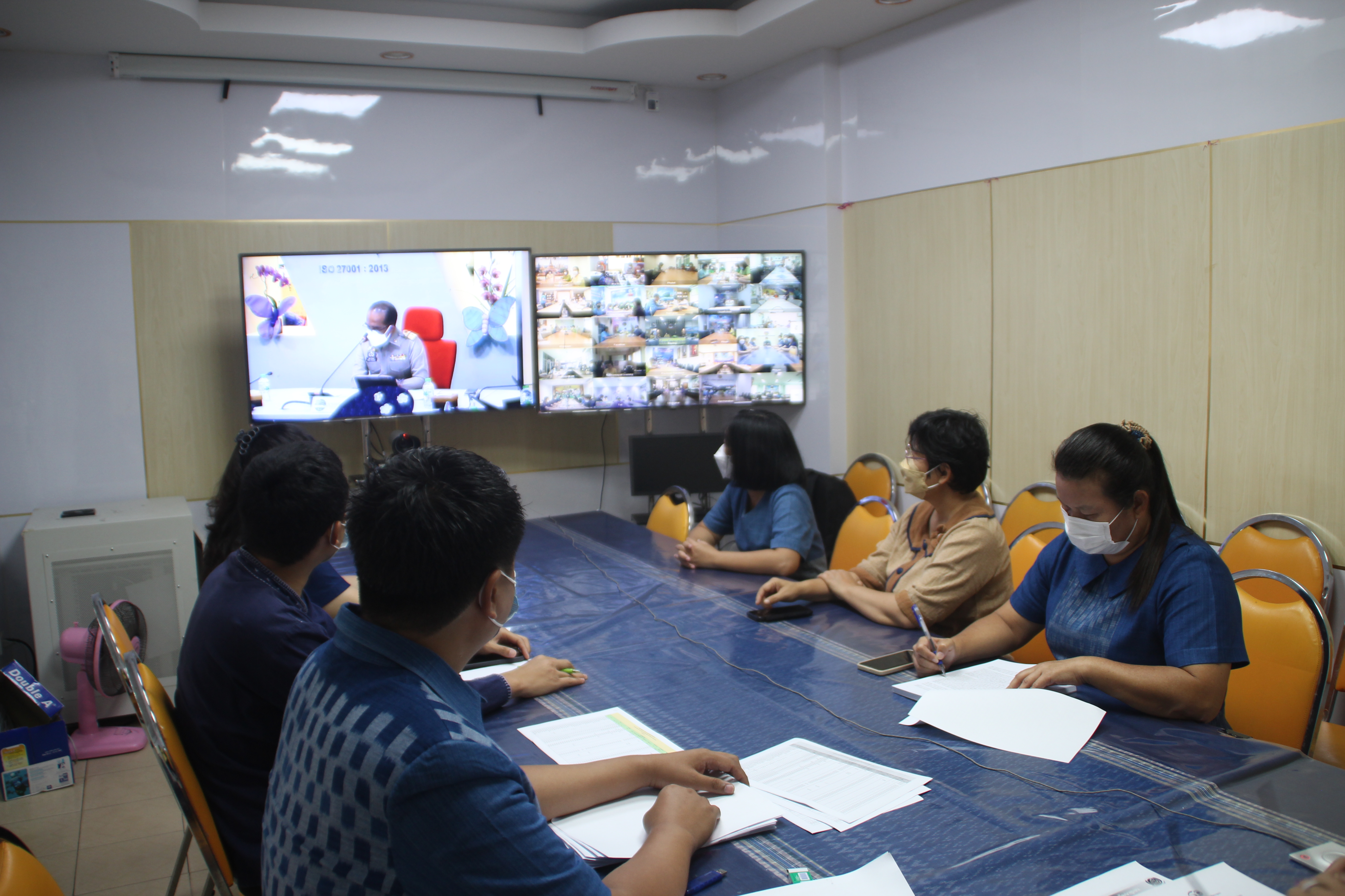 พช.สกลนคร : ร่วมประชุมกรมการพัฒนาชุมชน ครั้งที่ 7/2565 ผ่านระบบ Conference