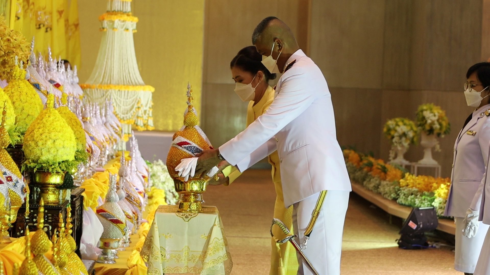 จังหวัดสกลนคร : จัดพิธีถวายสัตย์ปฏิญาณเพื่อเป็ข้าราชการ ที่ดีและพลังของแผ่นดิน ถวายเครื่องราชสักการะ และพีธีจุดเทียนชัยถวายพระพรชัยมงคล เนื่องในโอกาสวันเฉลิมพระชนมพรรษาพระบาทสมเด็จพระเจ้าอยู่หัว 28 กรกฎาคม 2565