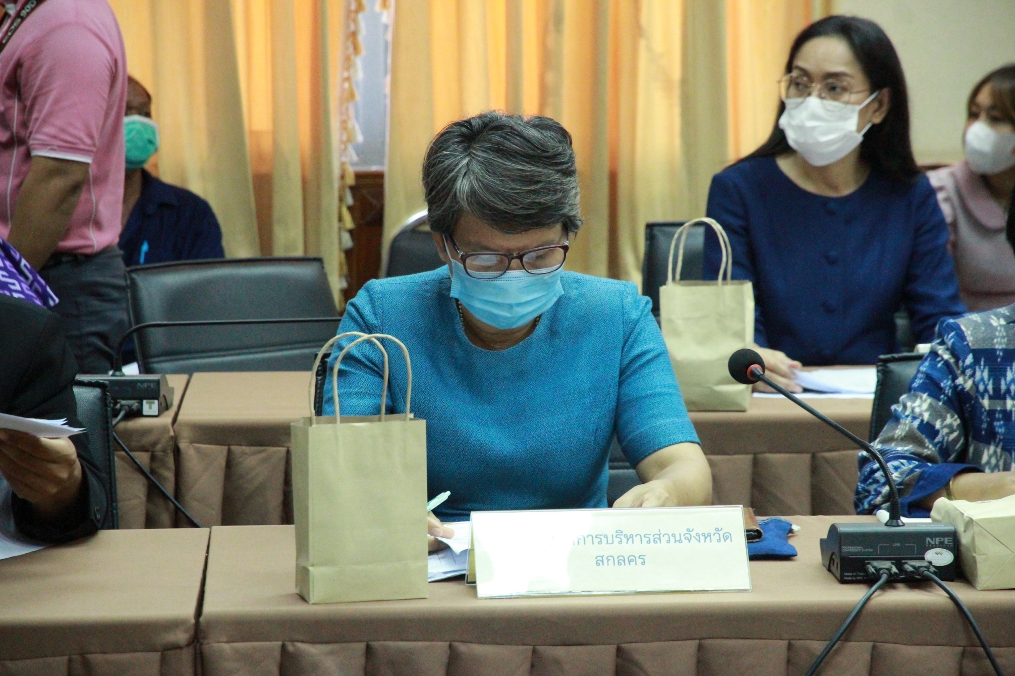 จังหวัดสกลนคร : สนับสนุนการดำเนินงานหมู่บ้านต้นแบบในการน้อมนำแนวพระราชดำริไปประยุกต์ใช้ ตามโครงการ 9;10 ปฏิบัติบูชา “สืบสาน รักษา  ต่อยอด” เพื่อพัฒนาชุมชน ประจำปี 2565