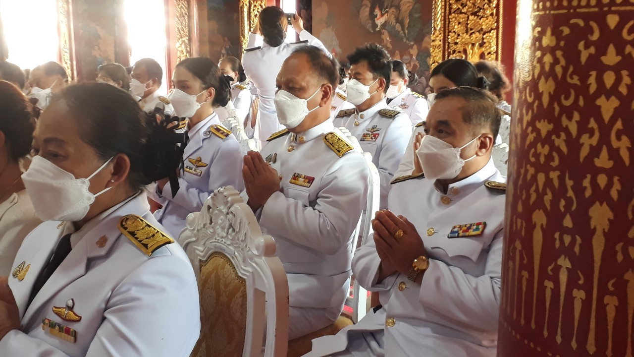 จังหวัดสกลนคร : จัดพิธีเจริญพระพุทธมนต์เฉลิมพระเกียรติพระบาทสมเด็จพระเจ้าอยู่หัว เนื่องในโอกาสวันเฉลิมพระชนมพรรษา 28 กรกฎาคม 2565 และเฉลิมพระเกียรติสมเด็จพระนางเจ้าสิริกิติ์ พระบรมราชินีนาถ พระบรมราชชนนีพันปีหลวง เนื่องในโอกาสมหามงคลเฉลิมพระชนมพรรษา 90 พรรษา 12 สิงหาคม 2565