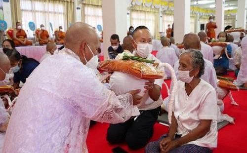 จังหวัดสกลนคร : อุปสมบท พระสงฆ์ 35 รูป เฉลิมพระเกียรติ สมเด็จพระนางเจ้าสิริกิติ์ พระบรมราชินีนาถ พระบรมราชชนนีพันปีหลวง  เนื่องในโอกาสมหามงคลเฉลิมพระชนมพรรษา  90 พรรษา 12 สิงหาคม 2565