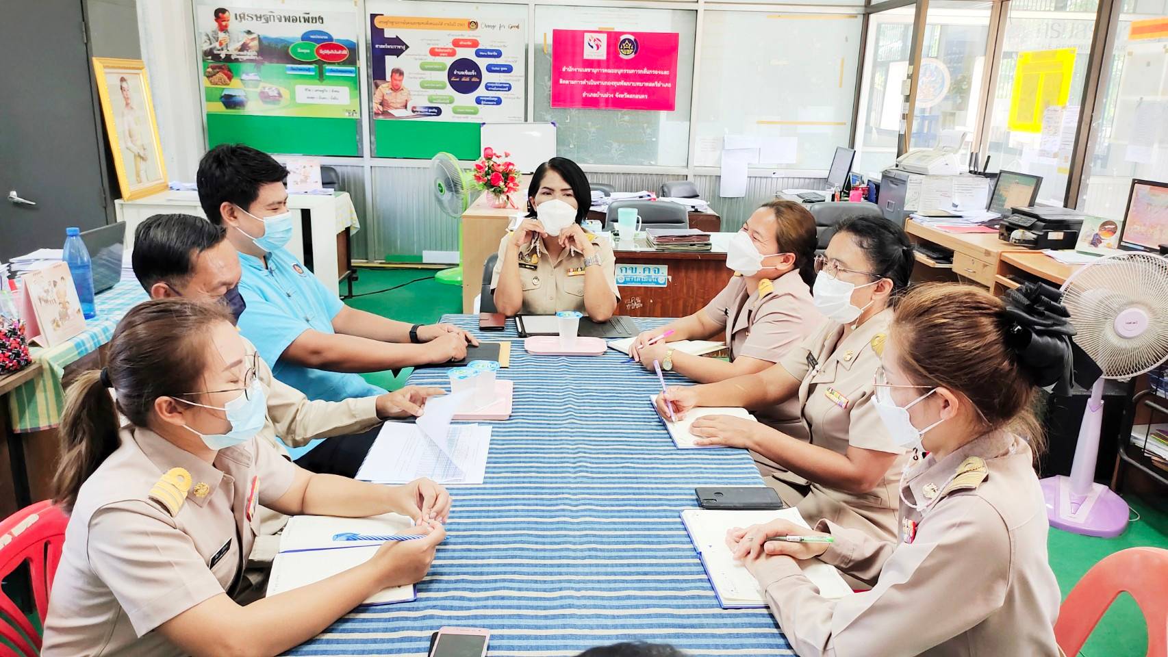 พช.สกลนคร : สนันสนุนการขับเคลื่อนงานพัฒนาชุมชนและภารกิจสำคัญของกรมการพัฒนาชุมชน กระทรวงมหาดไทย แก่เจ้าหน้าที่พัฒนาชุมชนอำเภอ ในเขตพื้นที่จังหวัดสกลนคร