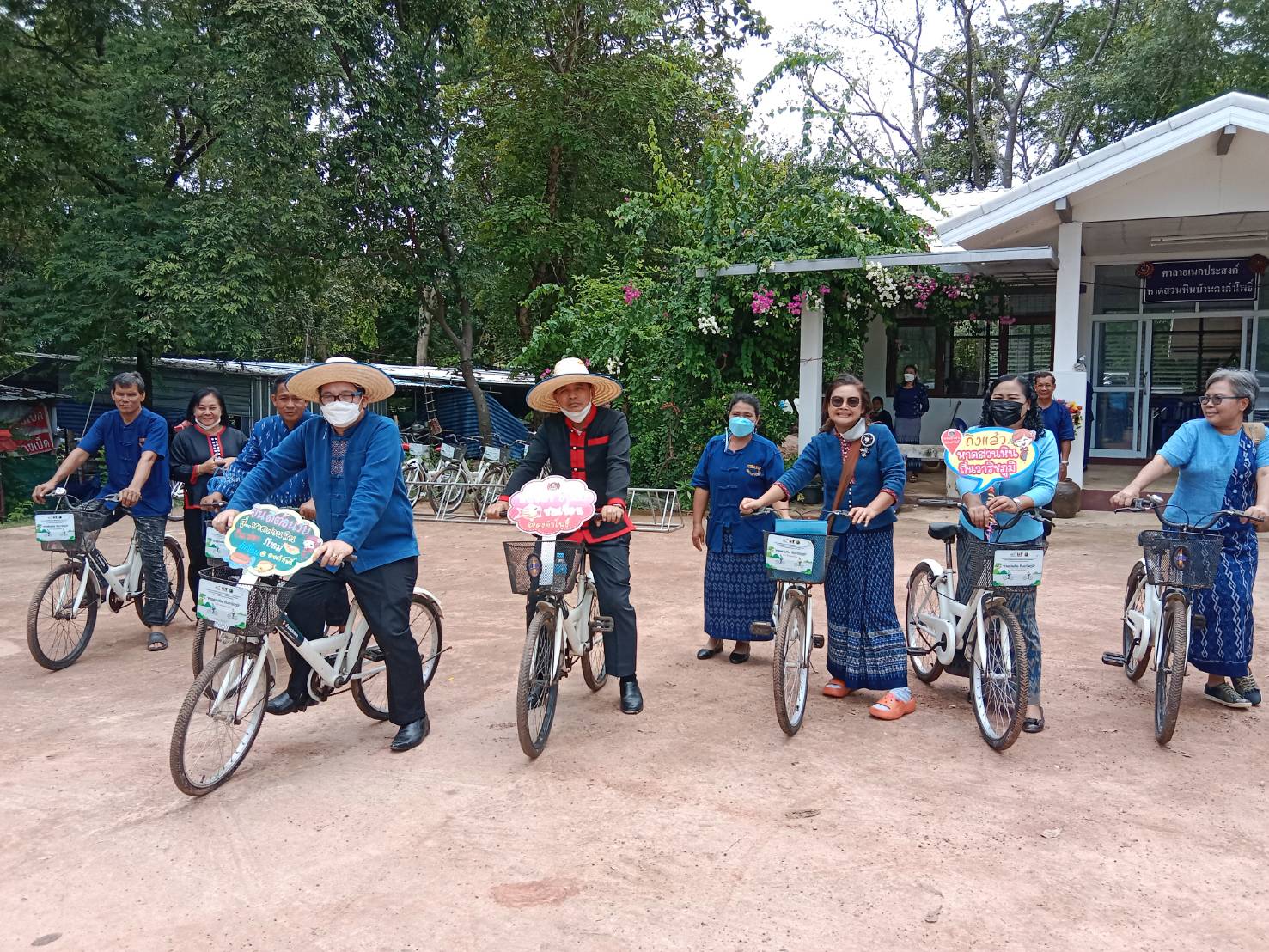 รองหัวหน้าผู้ตรวจราชการกรม กรมการพัฒนาชุมชน กระทรวงมหาดไทย : ติดตามงานพร้อมมอบแนวทางการขับเคลื่อนงาน ตามภารกิจสำคัญของกรมการพัฒนาชุมชน แก่เจ้าหน้าที่พัฒนาชุมชนและเครือข่าย พัฒนาชุมชนอำเภอวาริชภูมิ  จังหวัดสกลนคร