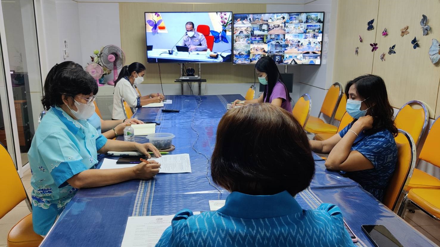 พช.สกลนคร : ร่วมประชุมกรมการพัฒนาชุมชน  ครั้งที่ 8/2565 ผ่านระบบ Conference