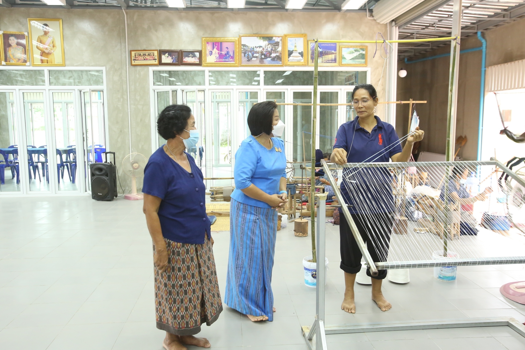 ผู้ตรวจราชการกรม กรมการพัฒนาชุมชน กระทรวงมหาดไทย : เยี่ยมกลุ่มทอผ้าย้อมครามบ้านดอนกอย ณ ศูนย์เรียนรู้ผ้าย้อมคราม “วิชชาลัยดอนกอย วิถีแห่งการพัฒนาที่ยั่งยืน”