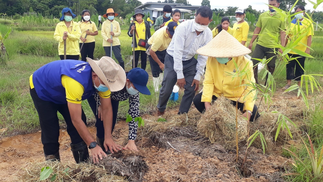 พัฒนาการจังหวัดสกลนคร : ร่วมเอามื้อสามัคคี  ศูนย์ผู้นำจิตอาสาพัฒนาชุมชน ตามโครงการ 130 ปี กระทรวงมหาดไทย”ความสุขสร้างได้  ด้วยใจอาสา” อำเภอเต่างอย  จังหวัดสกลนคร
