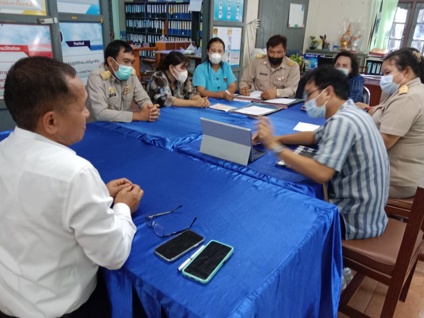 พช.สกลนคร : สนันสนุนการขับเคลื่อนงานพัฒนาชุมชนและภารกิจสำคัญของกรมการพัฒนาชุมชน กระทรวงมหาดไทย แก่เจ้าหน้าที่พัฒนาชุมชนอำเภอ ในเขตพื้นที่จังหวัดสกลนคร