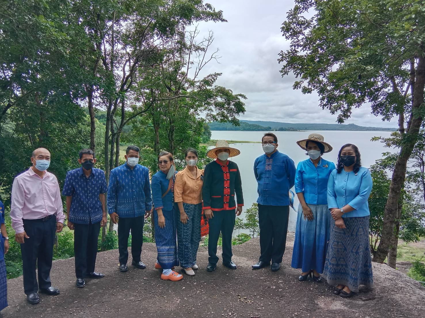 รองหัวหน้าผู้ตรวจราชการกรม กรมการพัฒนาชุมชน กระทรวงมหาดไทย : ติดตามงานพร้อมมอบแนวทางการขับเคลื่อนงาน ตามภารกิจสำคัญของกรมการพัฒนาชุมชน แก่เจ้าหน้าที่พัฒนาชุมชนและเครือข่าย พัฒนาชุมชนอำเภอวาริชภูมิ  จังหวัดสกลนคร