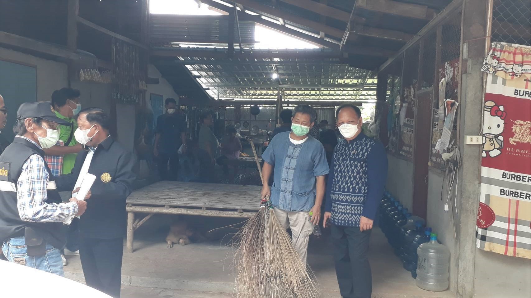 พช.สกลนคร : คณะกรรมการธรรมาภิบาลจังหวัดสกลนคร ร่วมกันสอดส่องโครงการ “ขยายผล สืบสาน รักษา ต่อยอด  ศาสตร์พระราชา ยกระดับการพัฒนาหมู่บ้านเศรษฐกิจ พอเพียงต้นแบบจังหวัดสกลนคร”