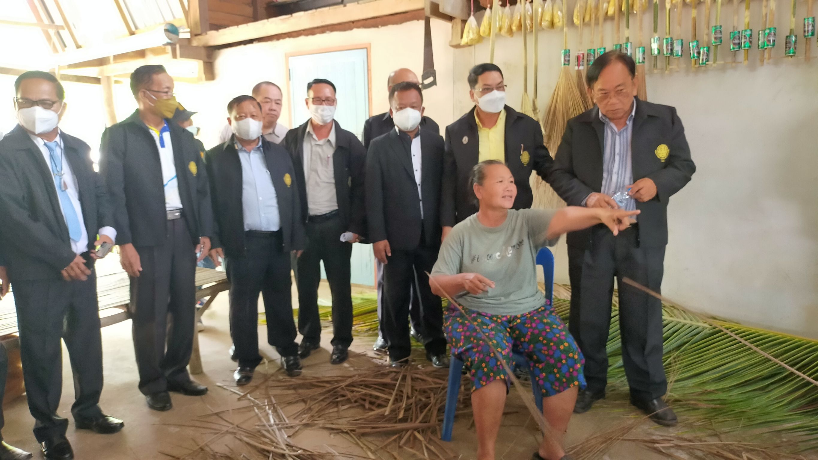 พช.สกลนคร : คณะกรรมการธรรมาภิบาลจังหวัดสกลนคร ร่วมกันสอดส่องโครงการ “ขยายผล สืบสาน รักษา ต่อยอด  ศาสตร์พระราชา ยกระดับการพัฒนาหมู่บ้านเศรษฐกิจ พอเพียงต้นแบบจังหวัดสกลนคร”