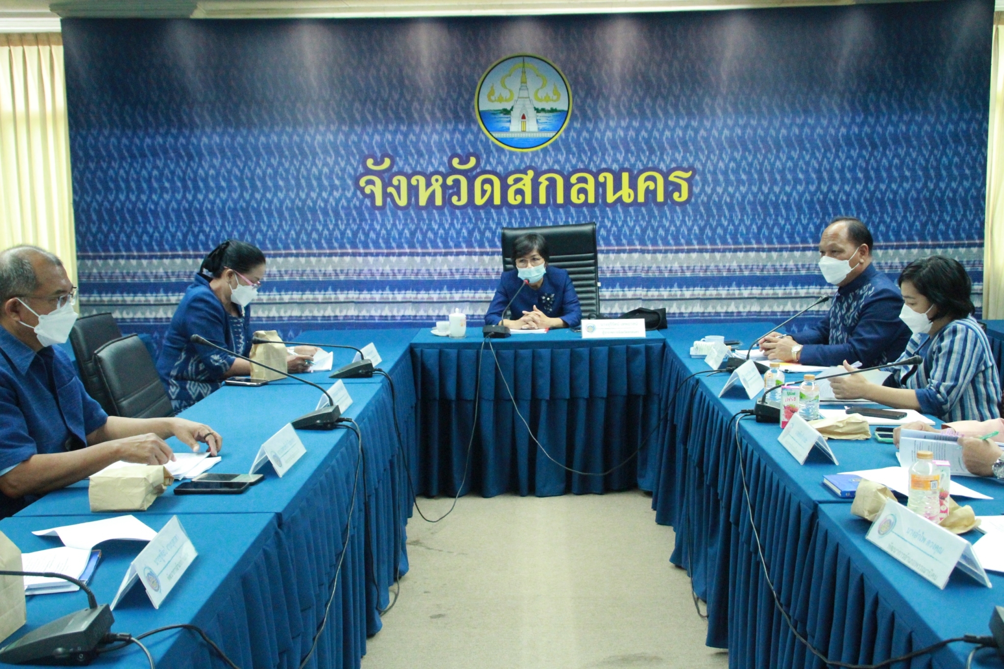 จังหวัดสกลนคร : จัดประชุมเพื่อกำหนดแนวทางบูรณาการในการบริหารจัดการหนี้กองทุนพัฒนาบทบาทสตรี