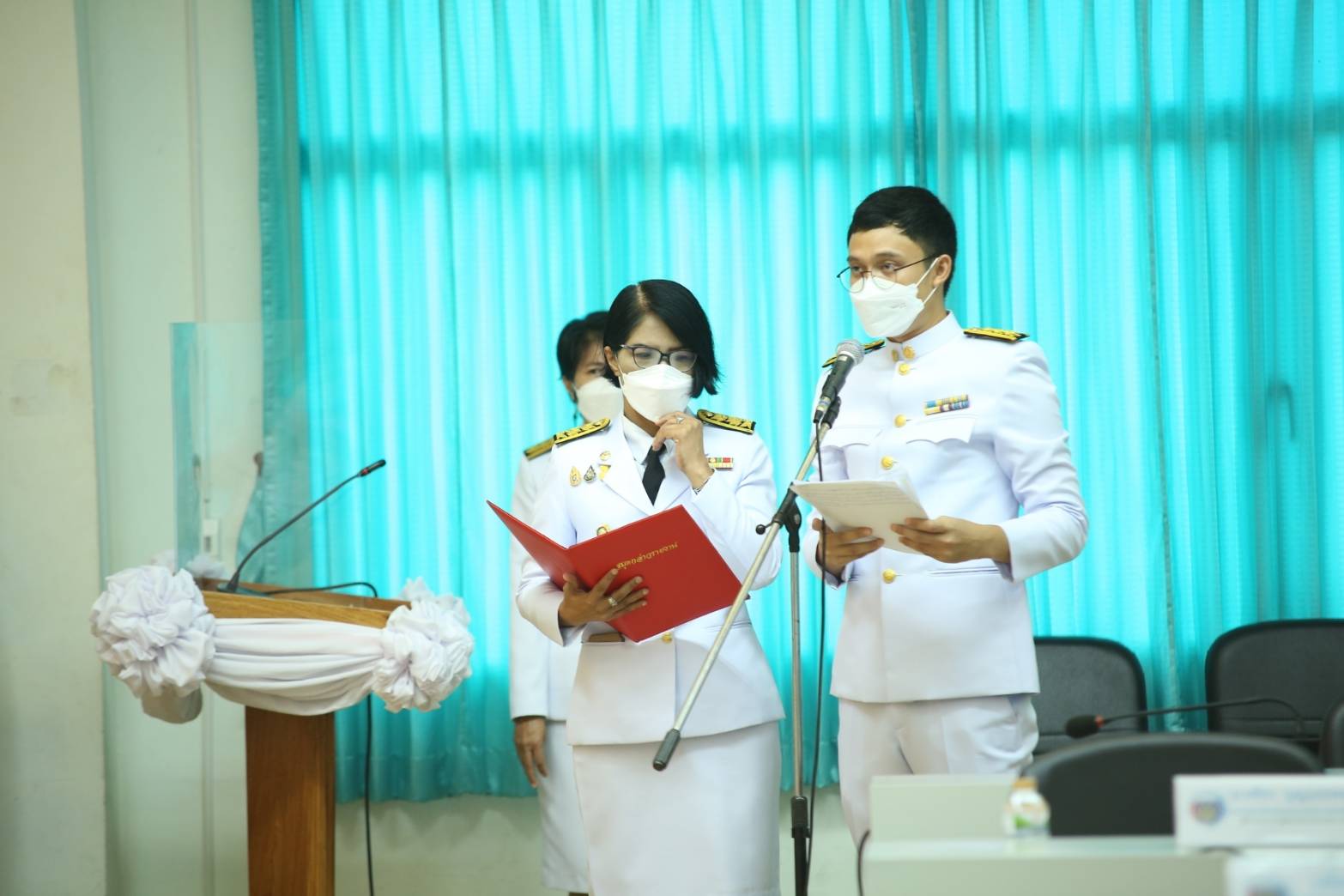 จังหวัดสกลนคร : จัดพิธีมอบเงินพระราชทานขวัญถุงกองทุนแม่ของแผ่นดิน เทิดพระเกียรติ สมเด็จพระนางเจ้าสิริกิติ์ พระบรมราชินีนาถ พระบรมราชชนนีพันปีหลวง ภายใต้แนวคิด ๙๐ พรรษา แม่ของแผ่นดิน “ร้อยความรัก รวมดวงใจ ประชาไทยร่มเย็น”