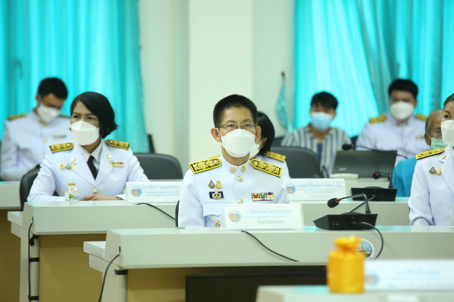 จังหวัดสกลนคร : จัดพิธีมอบเงินพระราชทานขวัญถุงกองทุนแม่ของแผ่นดิน เทิดพระเกียรติ สมเด็จพระนางเจ้าสิริกิติ์ พระบรมราชินีนาถ พระบรมราชชนนีพันปีหลวง ภายใต้แนวคิด ๙๐ พรรษา แม่ของแผ่นดิน “ร้อยความรัก รวมดวงใจ ประชาไทยร่มเย็น”