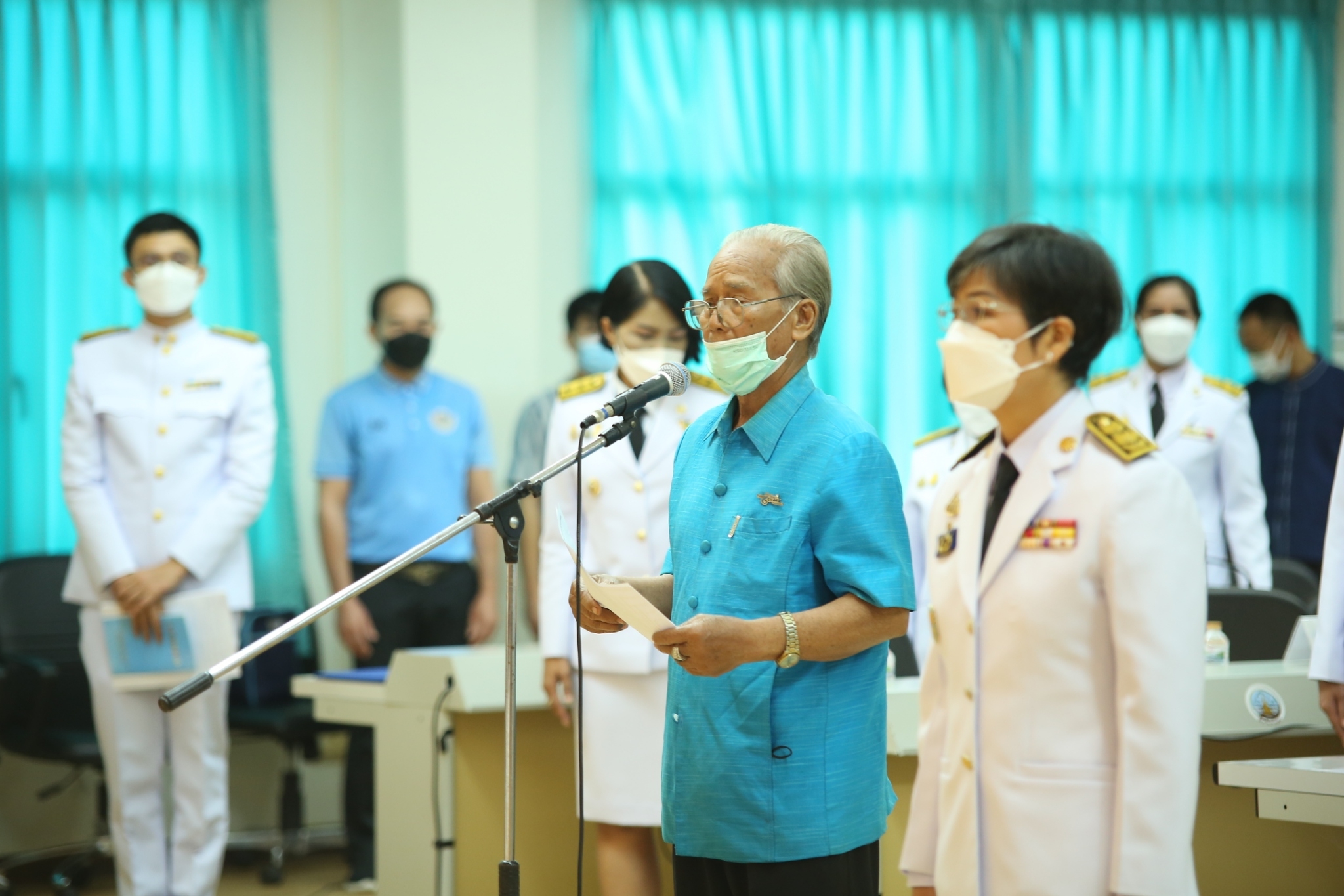 จังหวัดสกลนคร : จัดพิธีมอบเงินพระราชทานขวัญถุงกองทุนแม่ของแผ่นดิน เทิดพระเกียรติ สมเด็จพระนางเจ้าสิริกิติ์ พระบรมราชินีนาถ พระบรมราชชนนีพันปีหลวง ภายใต้แนวคิด ๙๐ พรรษา แม่ของแผ่นดิน “ร้อยความรัก รวมดวงใจ ประชาไทยร่มเย็น”