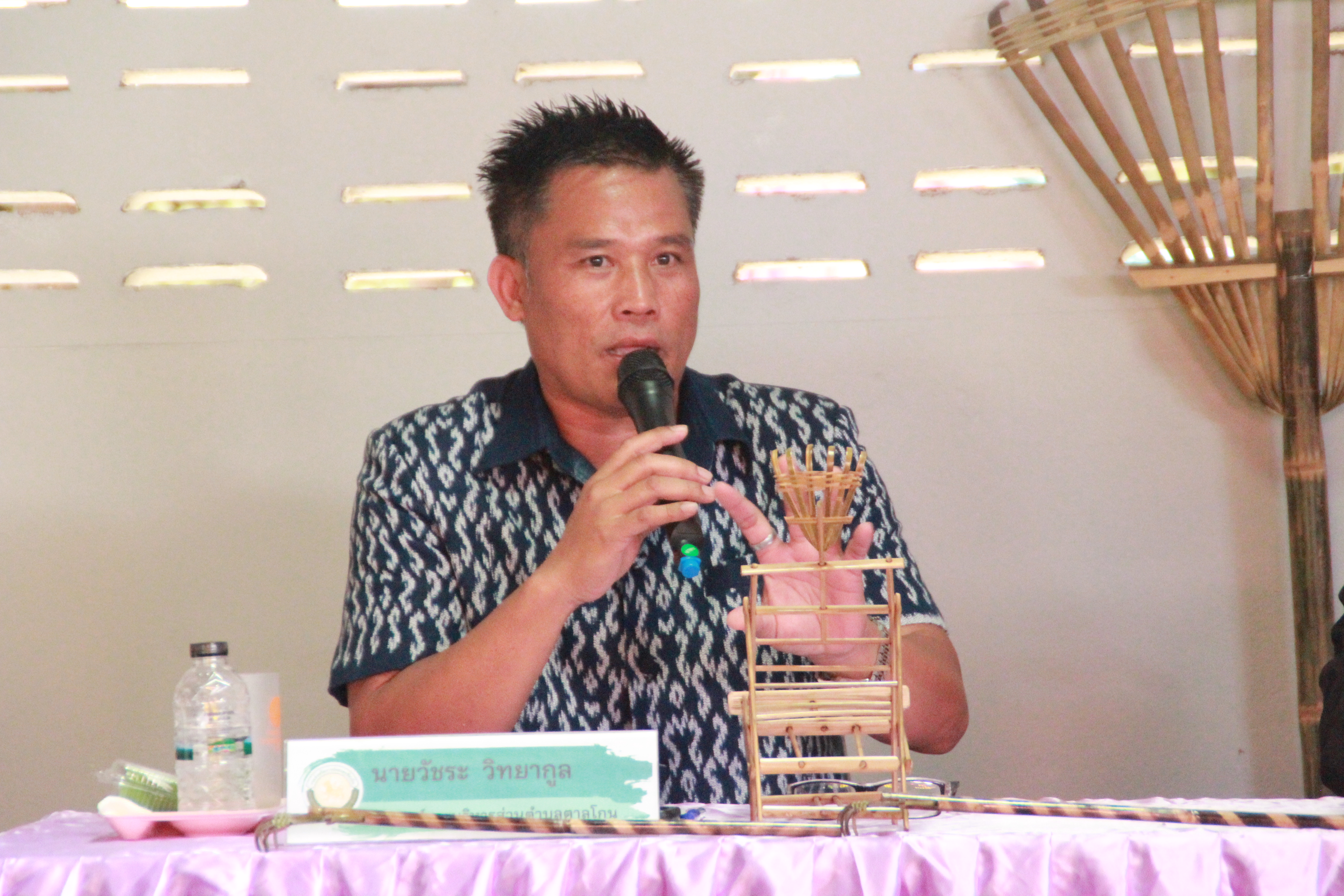 รองอธิบดีกรมการพัฒนาชุมชน กระทรวงมหาดไทย : ติดตามและสนับสนุนการสร้างงาน  สร้างอาชีพและสร้างรายได้  ให้กลุ่มอาชีพในเขตพื้นที่จังหวัดสกลนคร