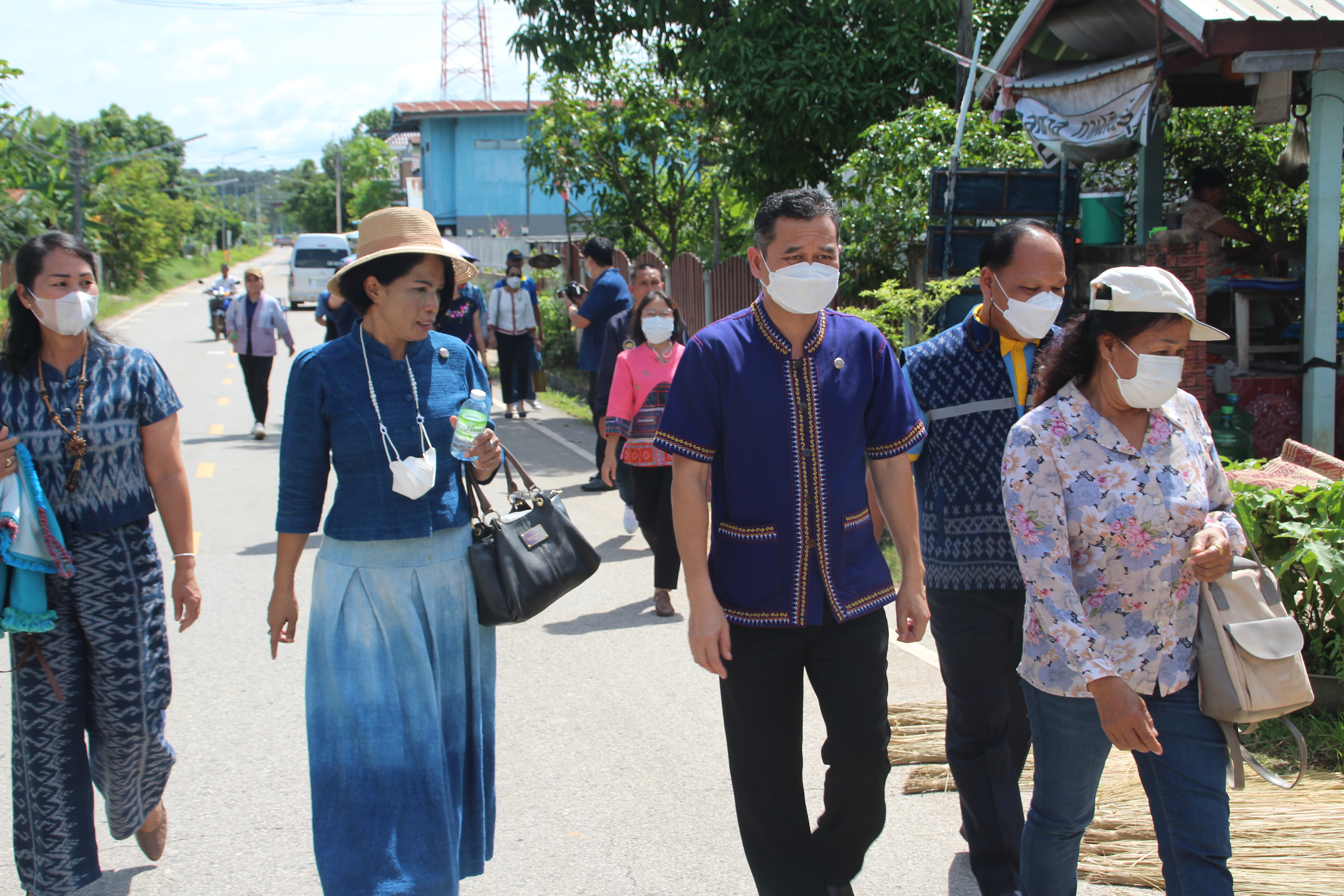 พัฒนาการจังหวัดสกลนคร : นำทีมศึกษาดูงานโรงเรียนกลุ่มออมทรัพย์เพื่อการผลิตบ้านโจด อำเภอกมลาไสย จังหวัดกาฬสินธุ์