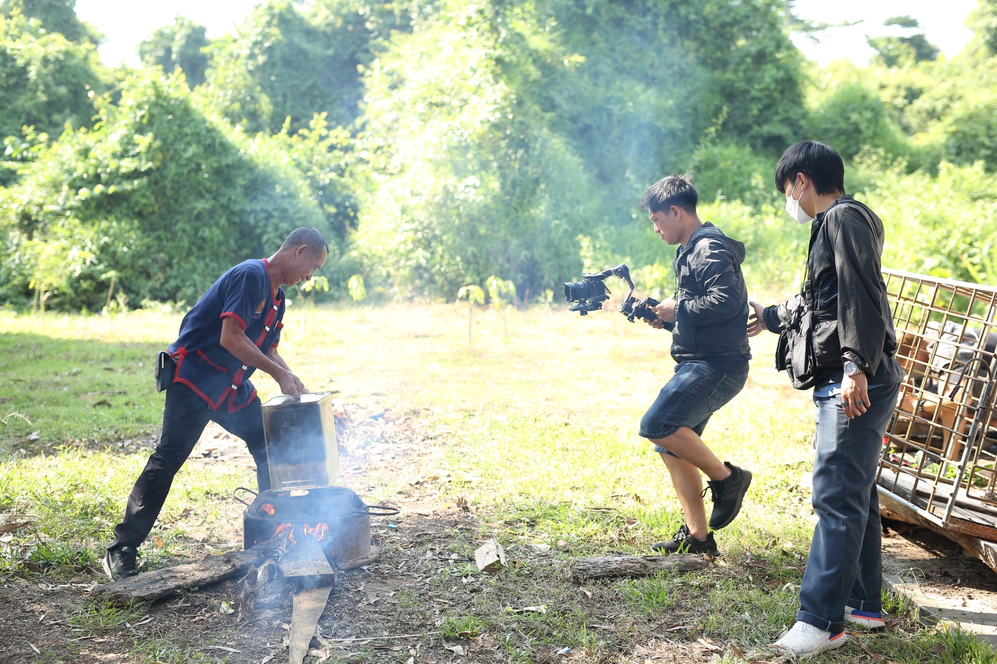 พัฒนาการจังหวัดสกลนคร : สนับสนุนการถ่ายทำวีดิทัศน์ผลสำเร็จโครงการ 9 ; 10 ปฏิบัติบูชา “สืบสาน รักษา ต่อยอด” เพื่อพัฒนาชุมชน ประจำปี 2565