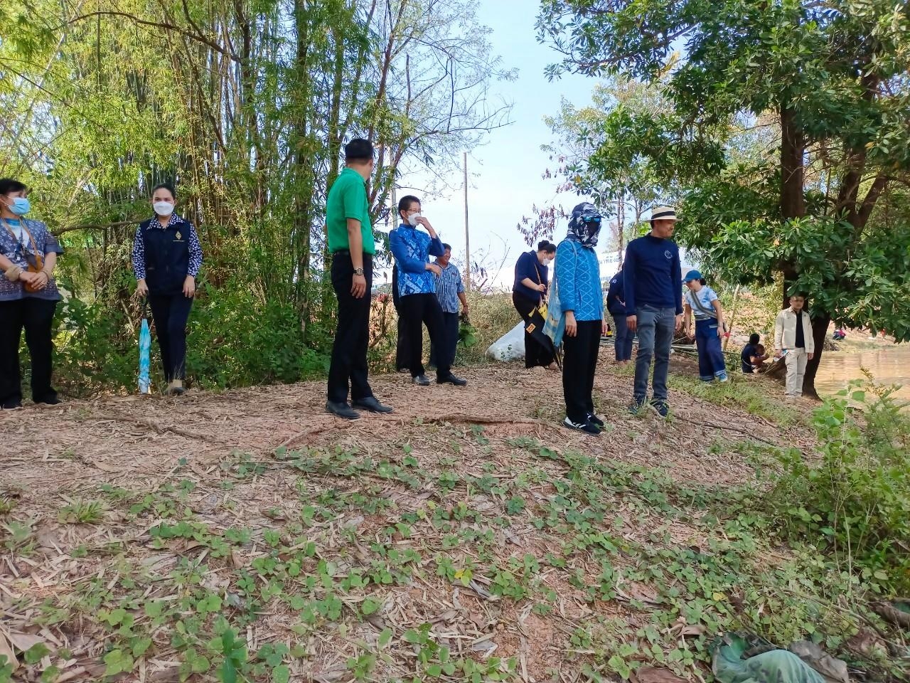 ผู้ว่าราชการจังหวัดสกลนคร ตรวจเยี่ยมการพัฒนาศูนย์เรียนรู้ผ้าย้อมคราม “วิชชาลัยดอนกอย วิถีแห่งการพัฒนาที่ยั่งยืน”